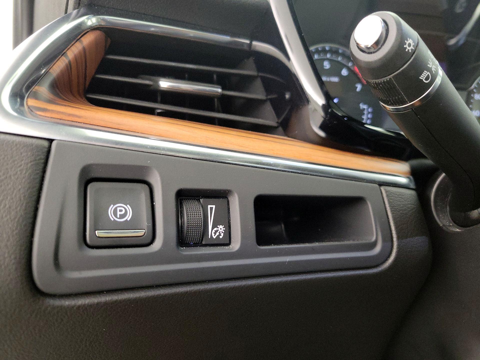 Thumbnail: 2022 Cadillac XT5 - 13