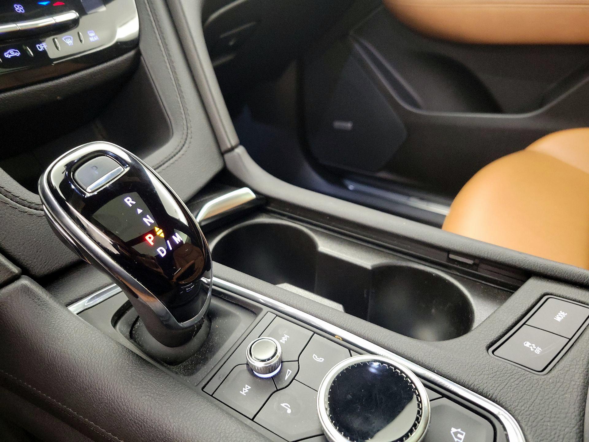 Thumbnail: 2022 Cadillac XT5 - 17