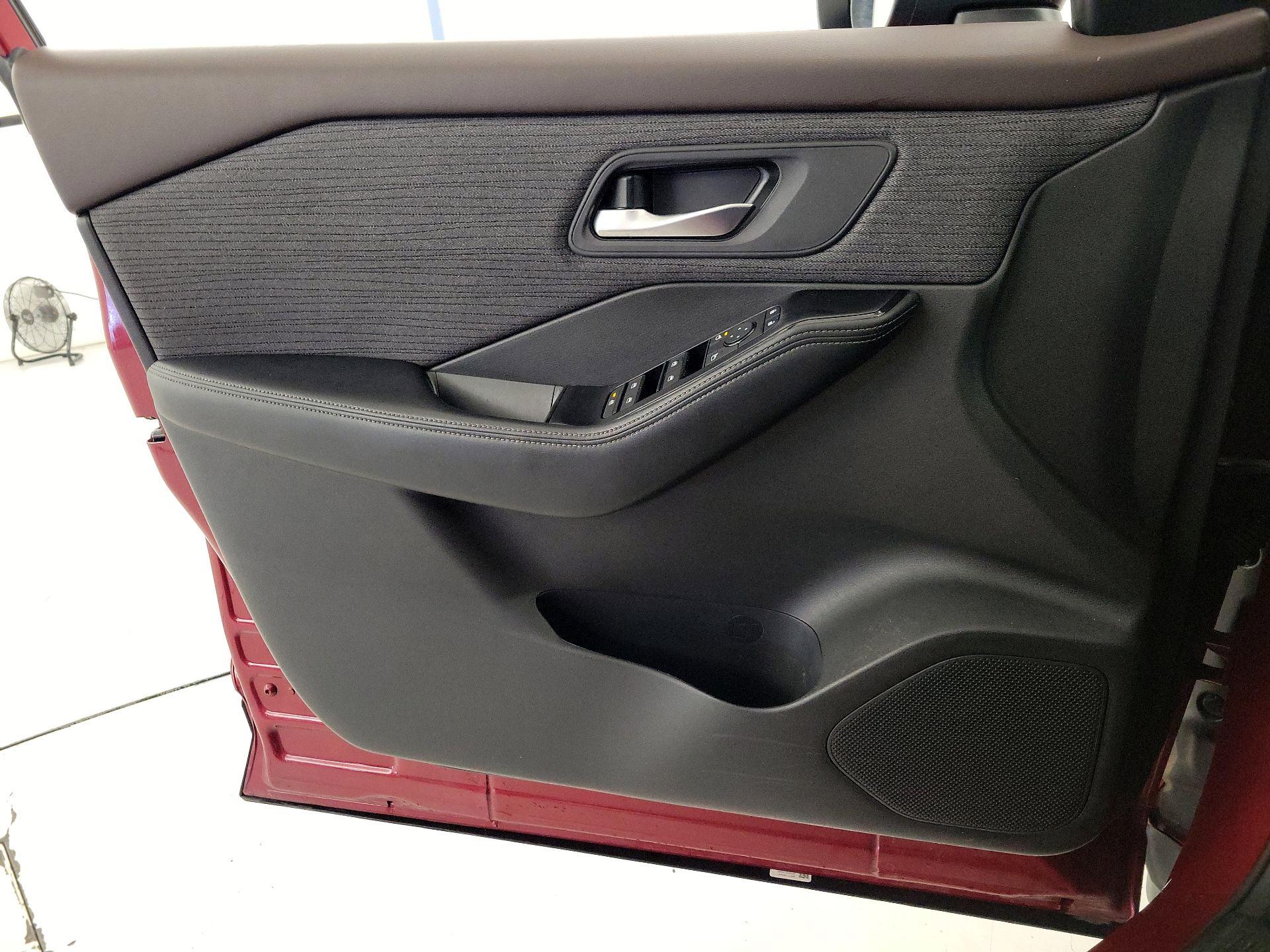 Thumbnail: 2023 Nissan Rogue - 12