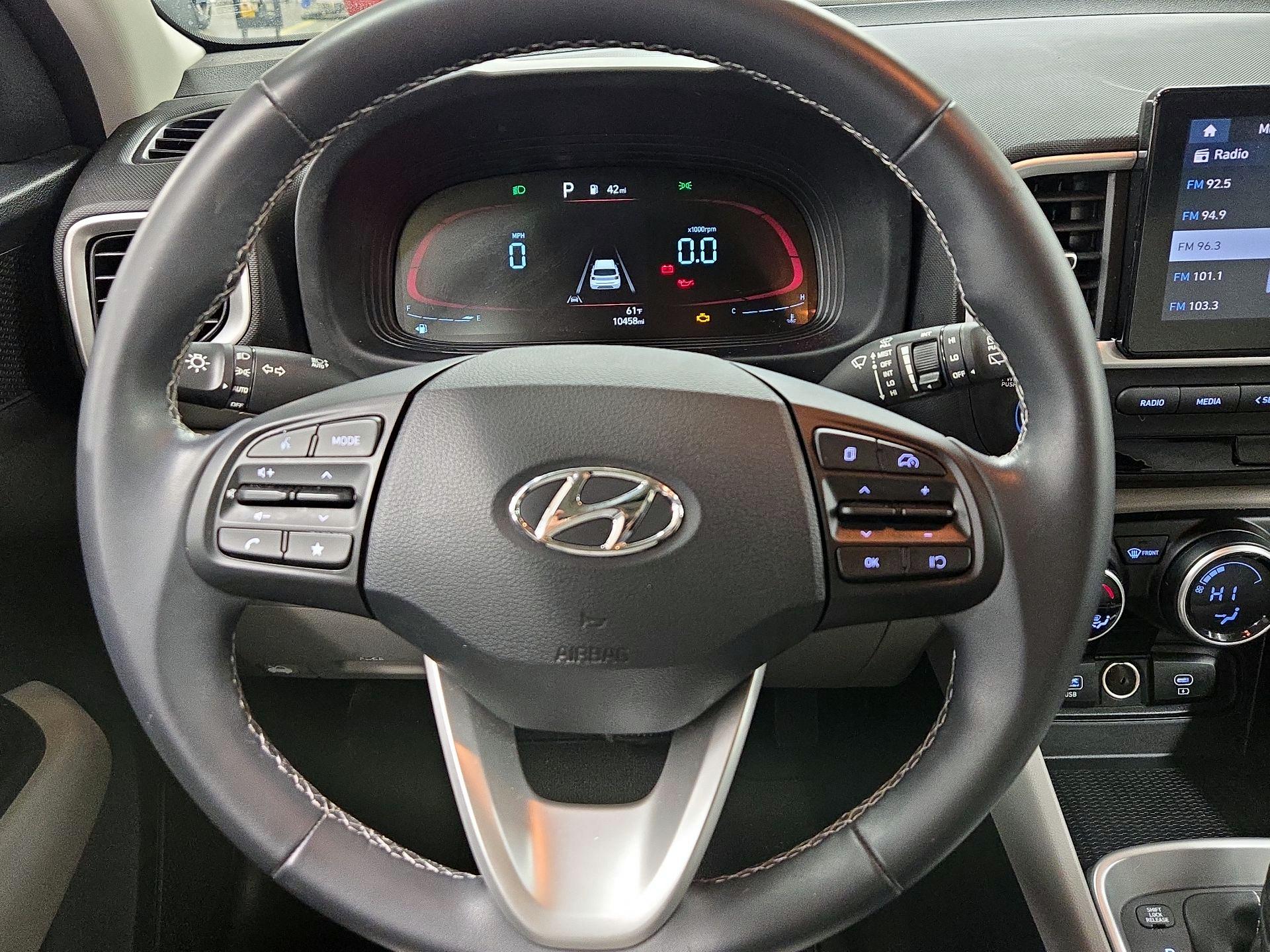 Thumbnail: 2023 Hyundai Venue - 10