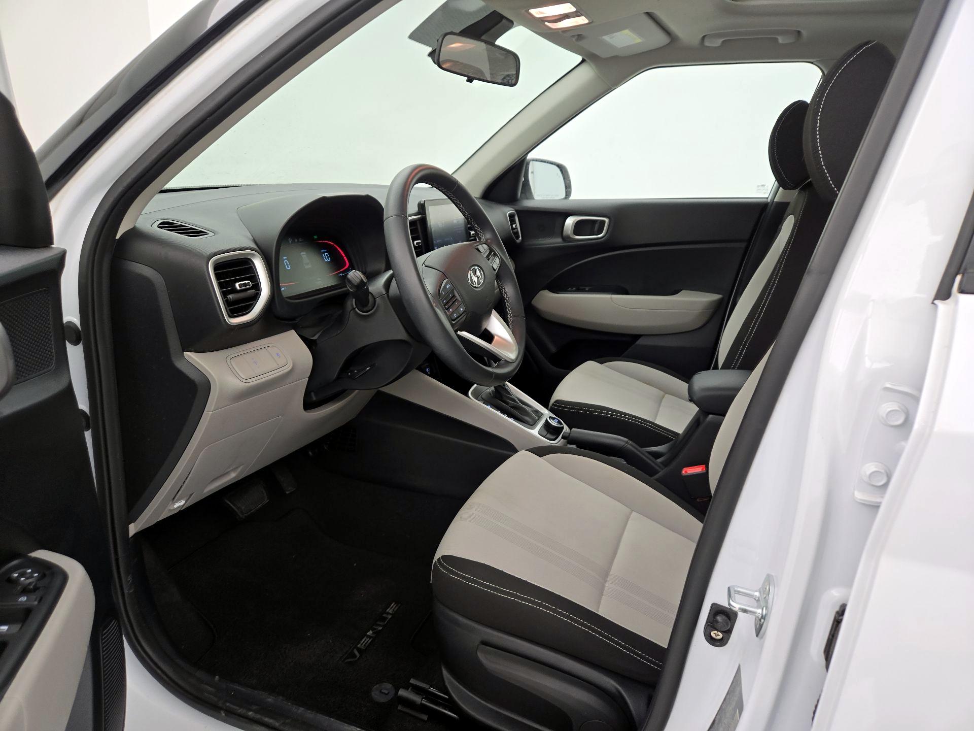 Thumbnail: 2023 Hyundai Venue - 11