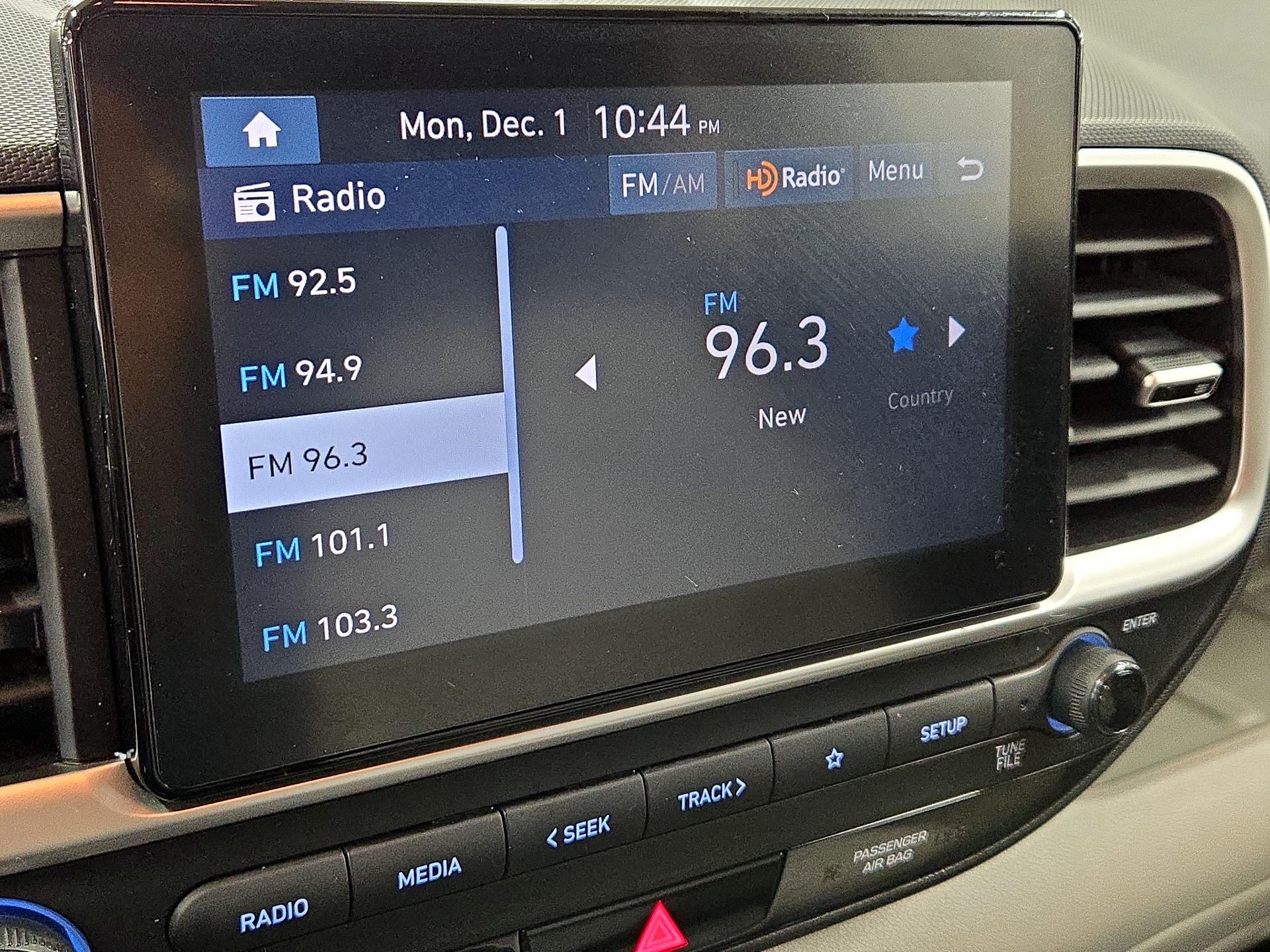 Thumbnail: 2023 Hyundai Venue - 15