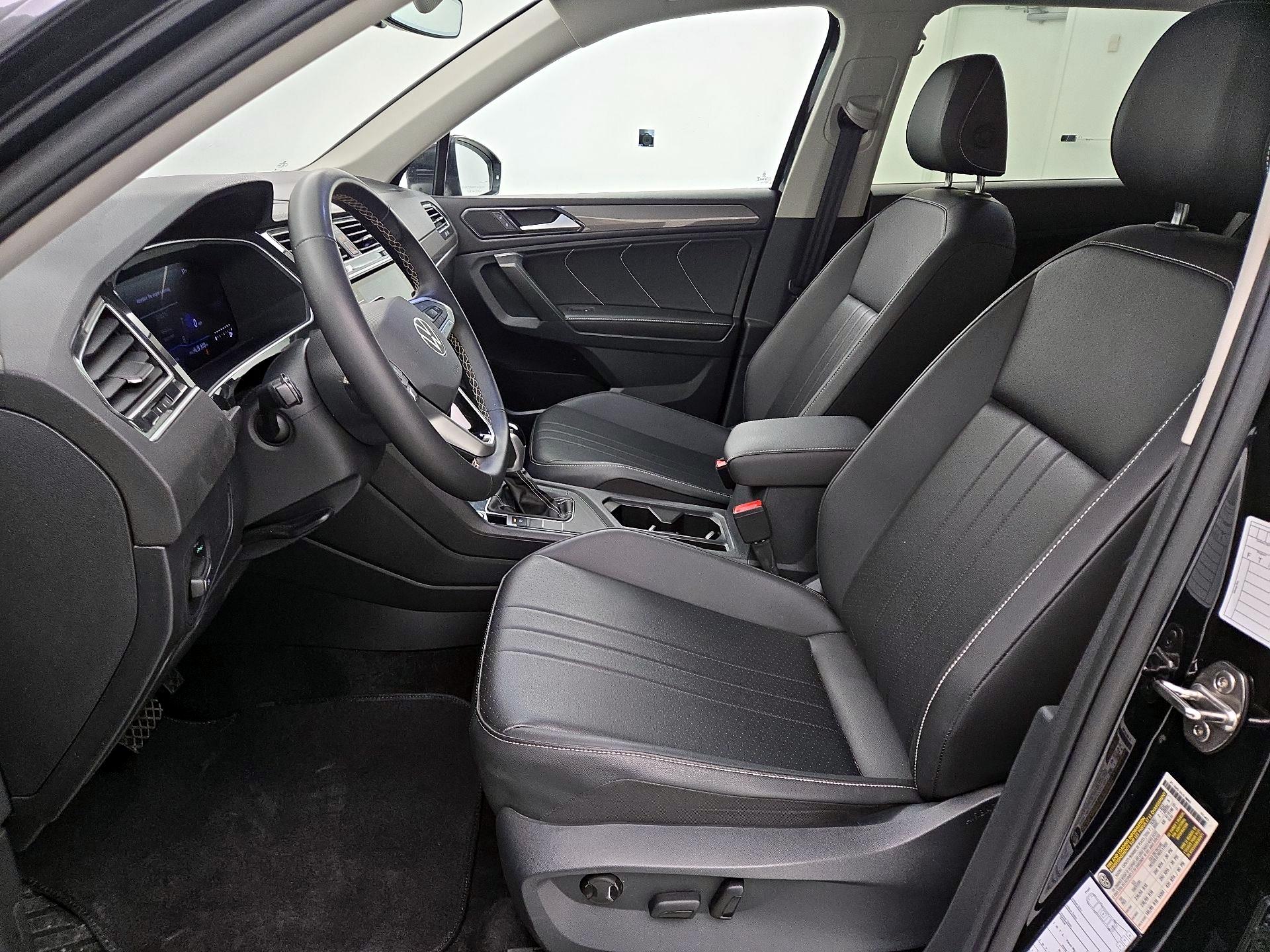 Thumbnail: 2024 Volkswagen Tiguan - 11