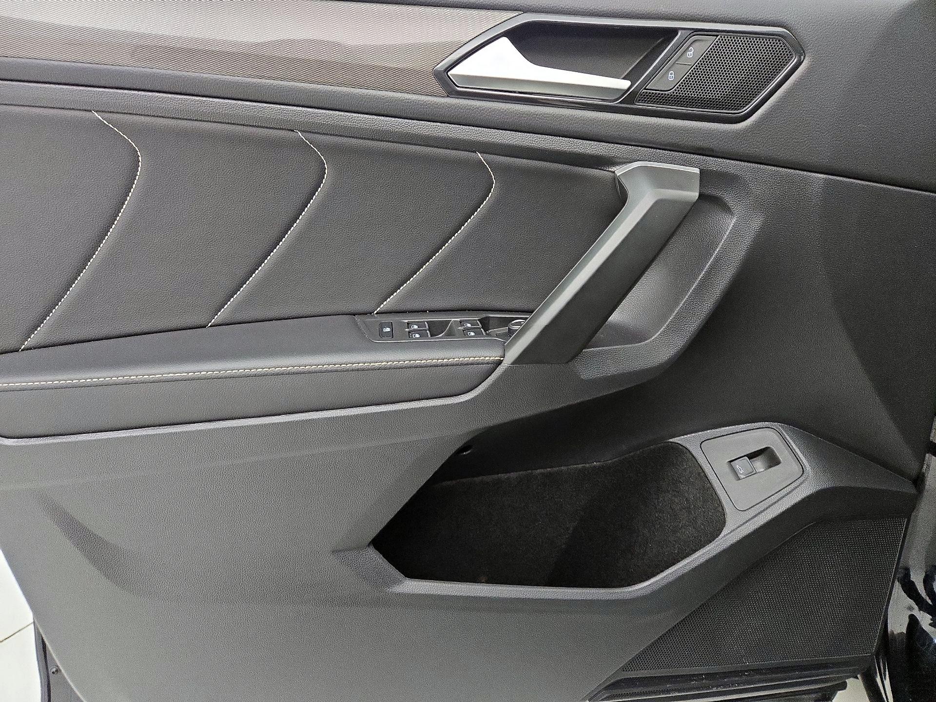 Thumbnail: 2024 Volkswagen Tiguan - 12