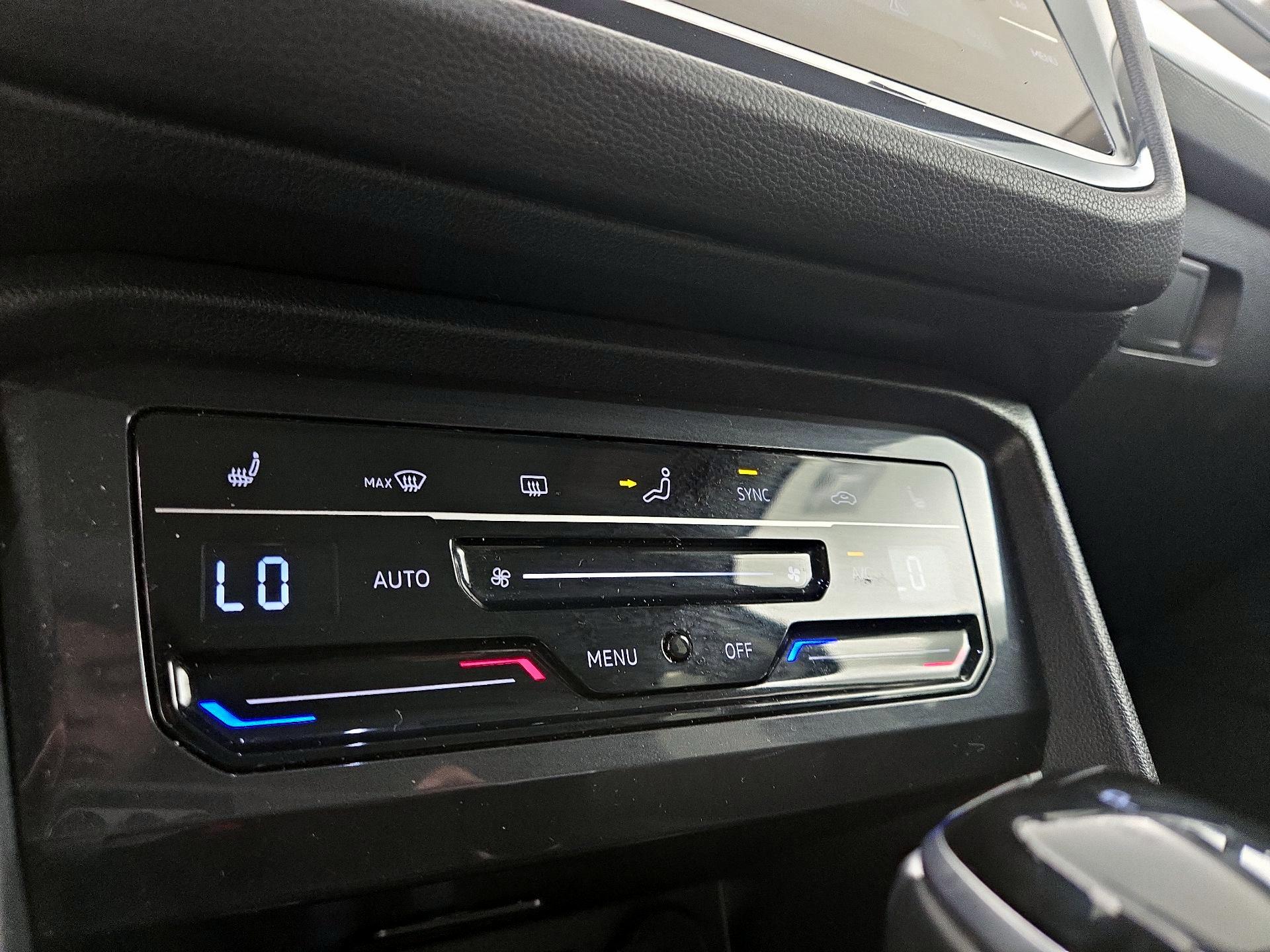 Thumbnail: 2024 Volkswagen Tiguan - 16