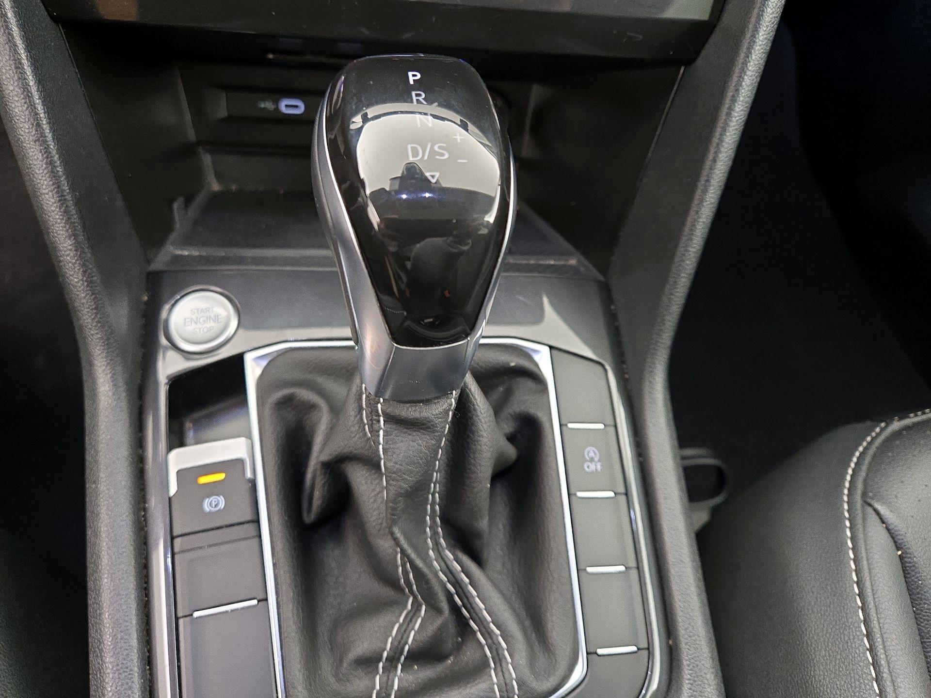 Thumbnail: 2024 Volkswagen Tiguan - 17