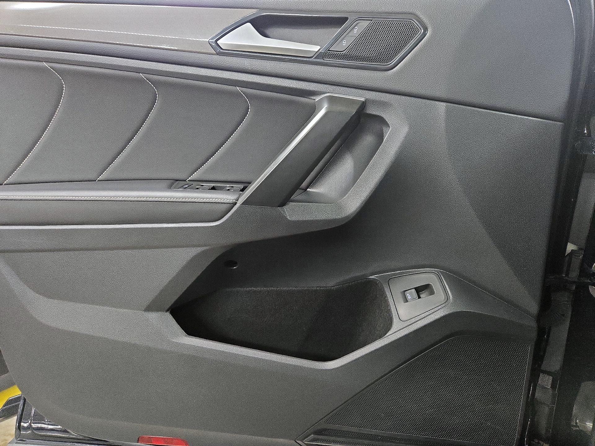 Thumbnail: 2024 Volkswagen Tiguan - 12