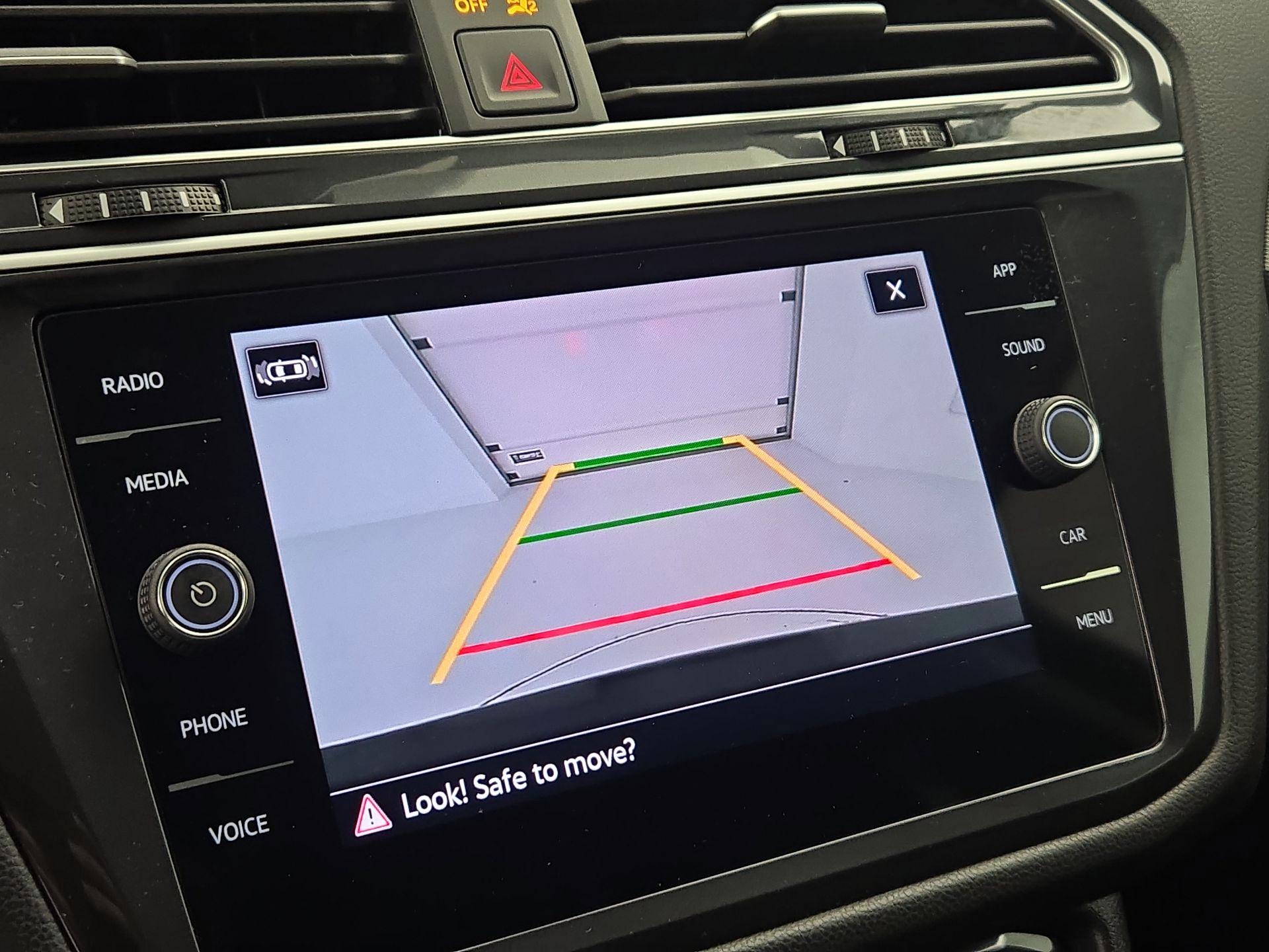 Thumbnail: 2024 Volkswagen Tiguan - 14