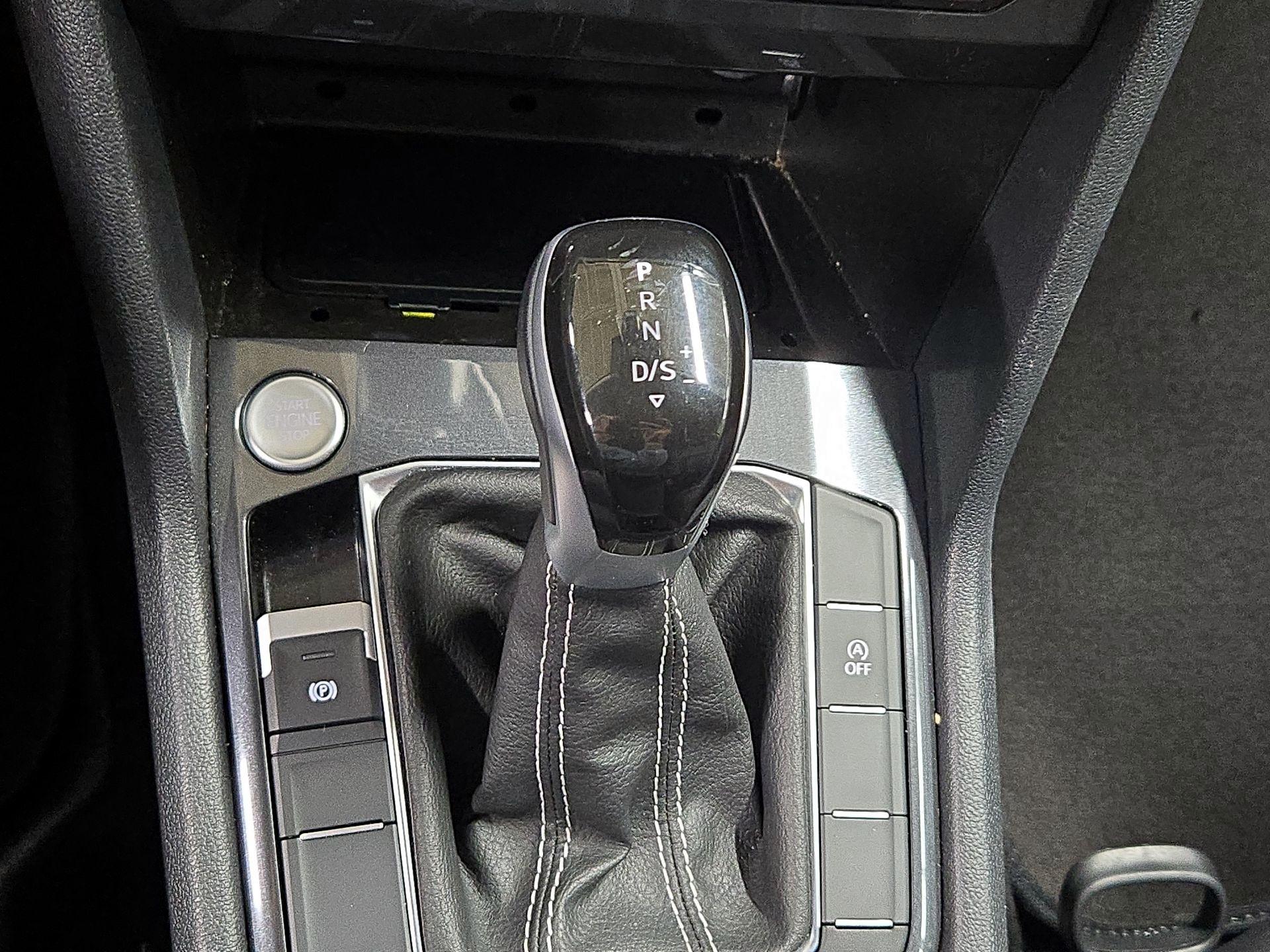 Thumbnail: 2024 Volkswagen Tiguan - 17