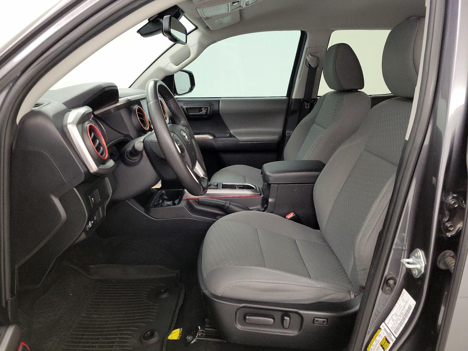 Thumbnail: 2021 Toyota Tacoma - 11