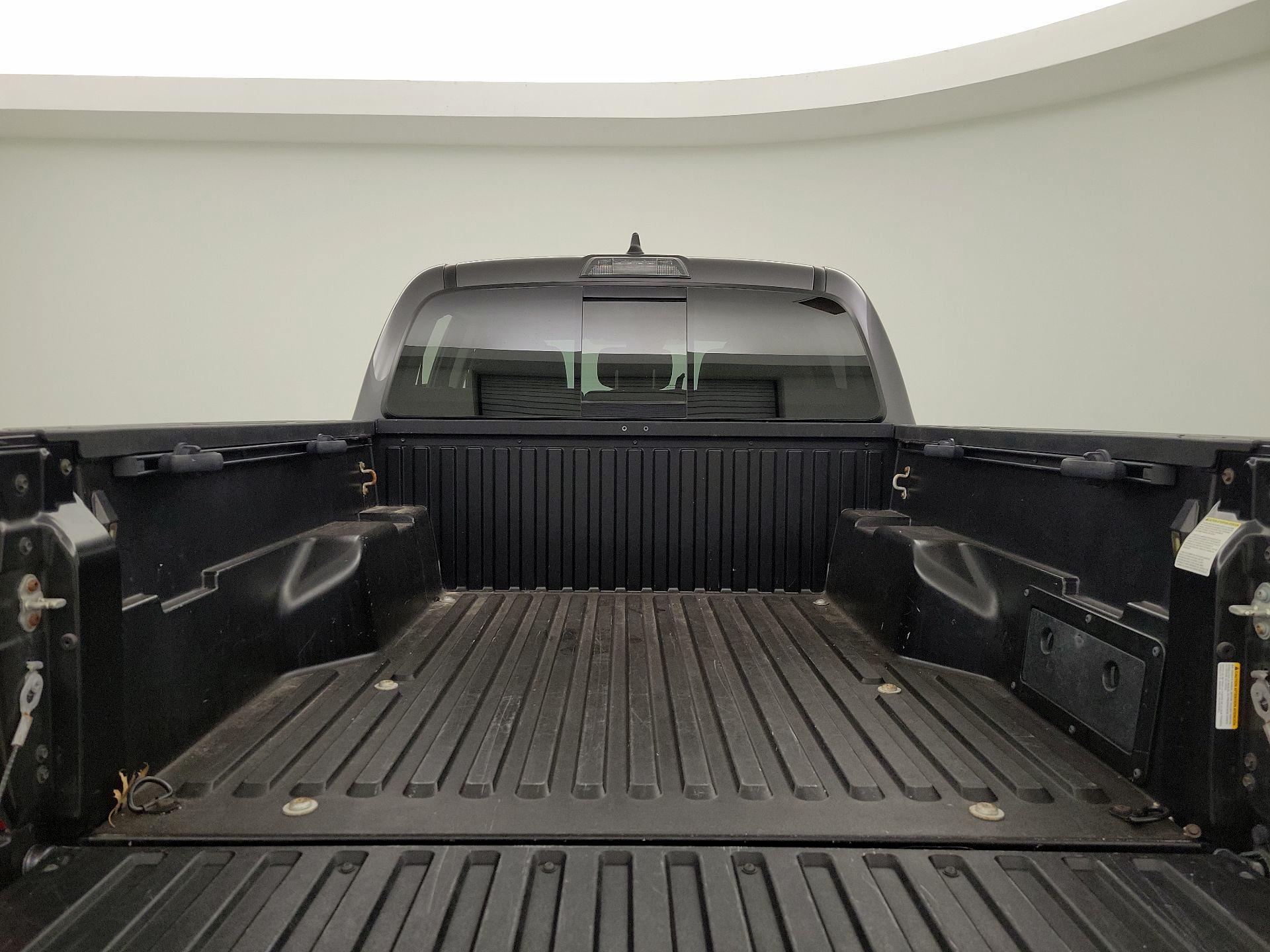 Thumbnail: 2021 Toyota Tacoma - 19