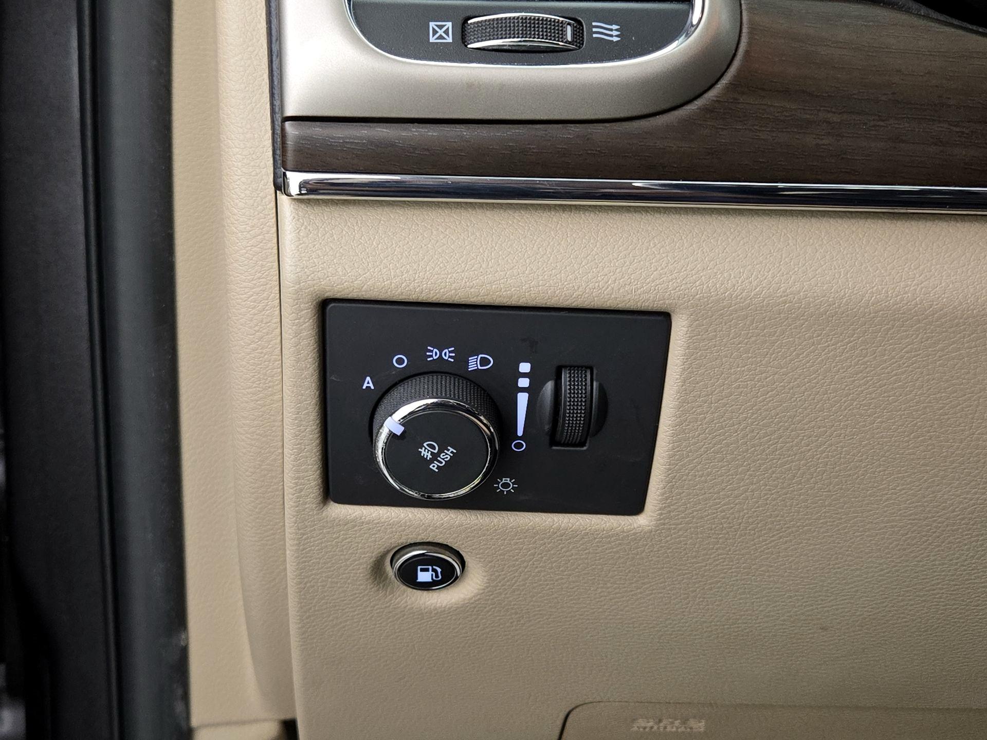 Thumbnail: 2016 Jeep Grand Cherokee - 13