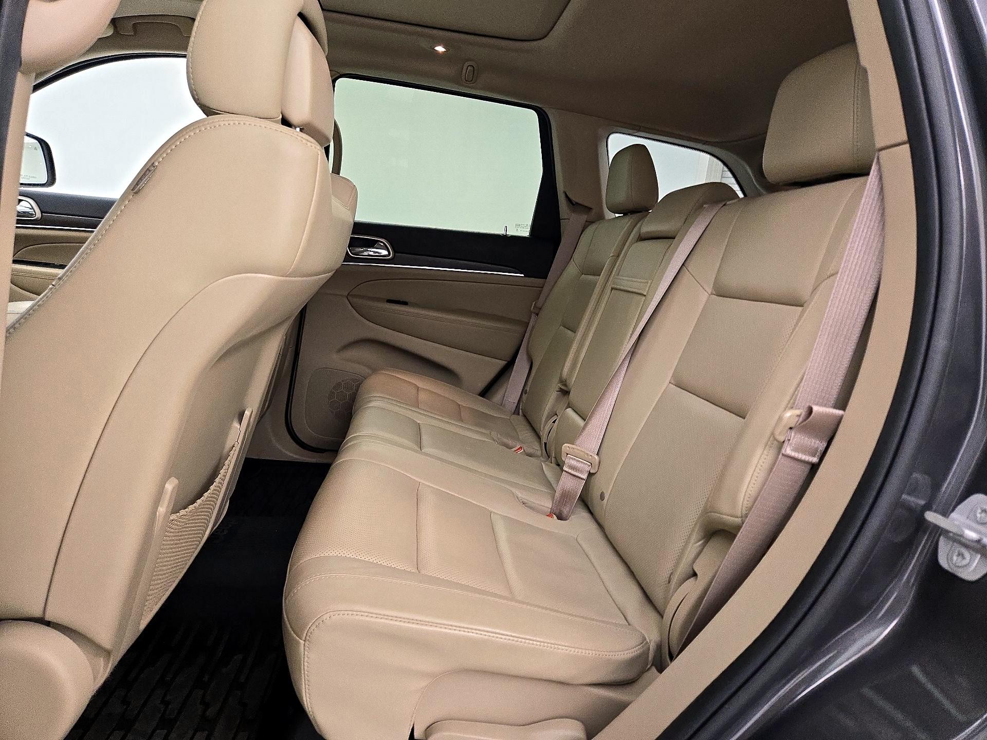 Thumbnail: 2016 Jeep Grand Cherokee - 20