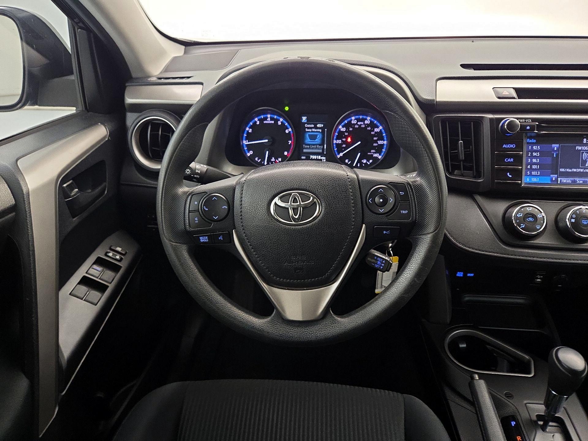 Thumbnail: 2017 Toyota RAV4 - 10