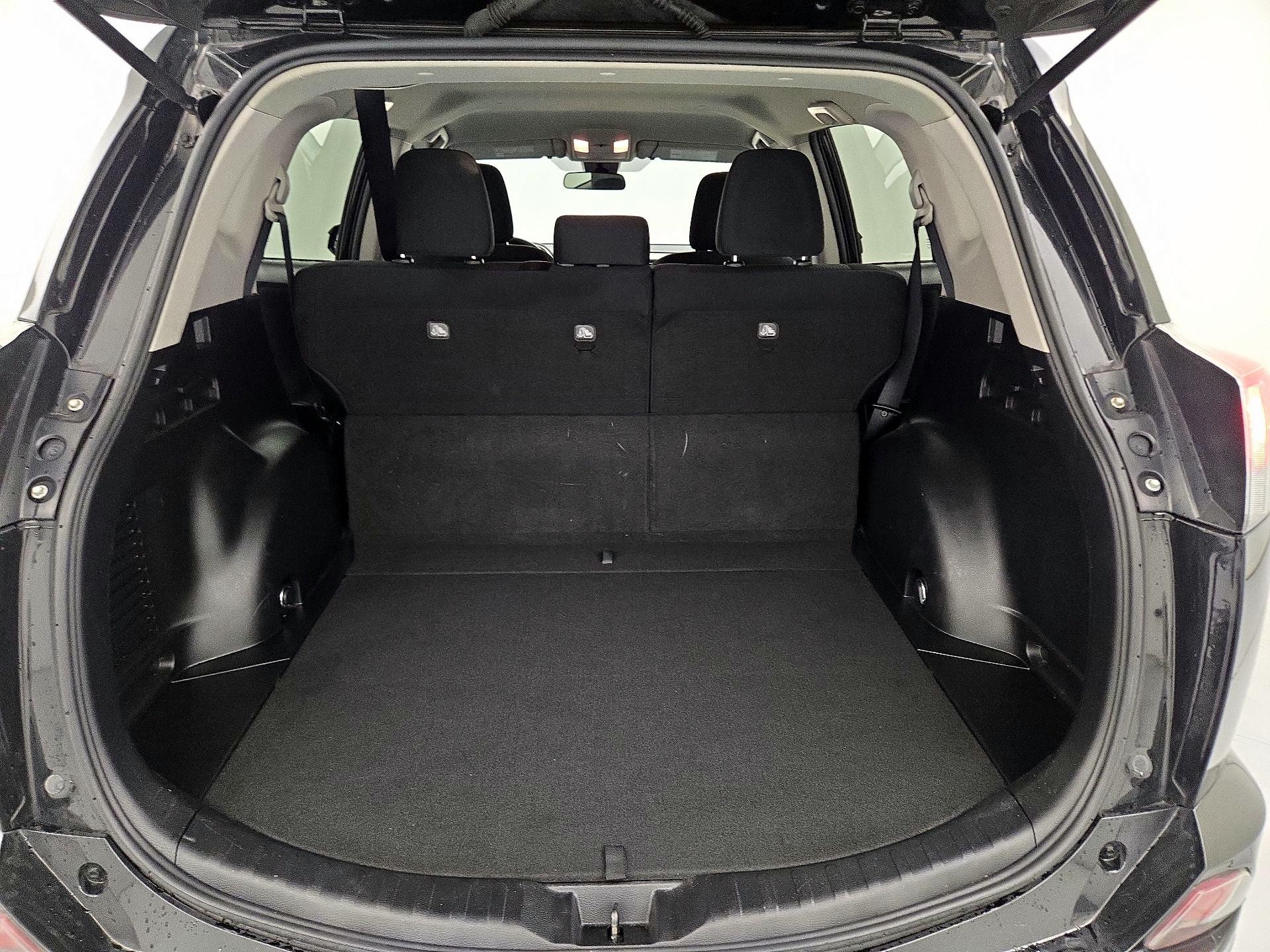 Thumbnail: 2017 Toyota RAV4 - 20