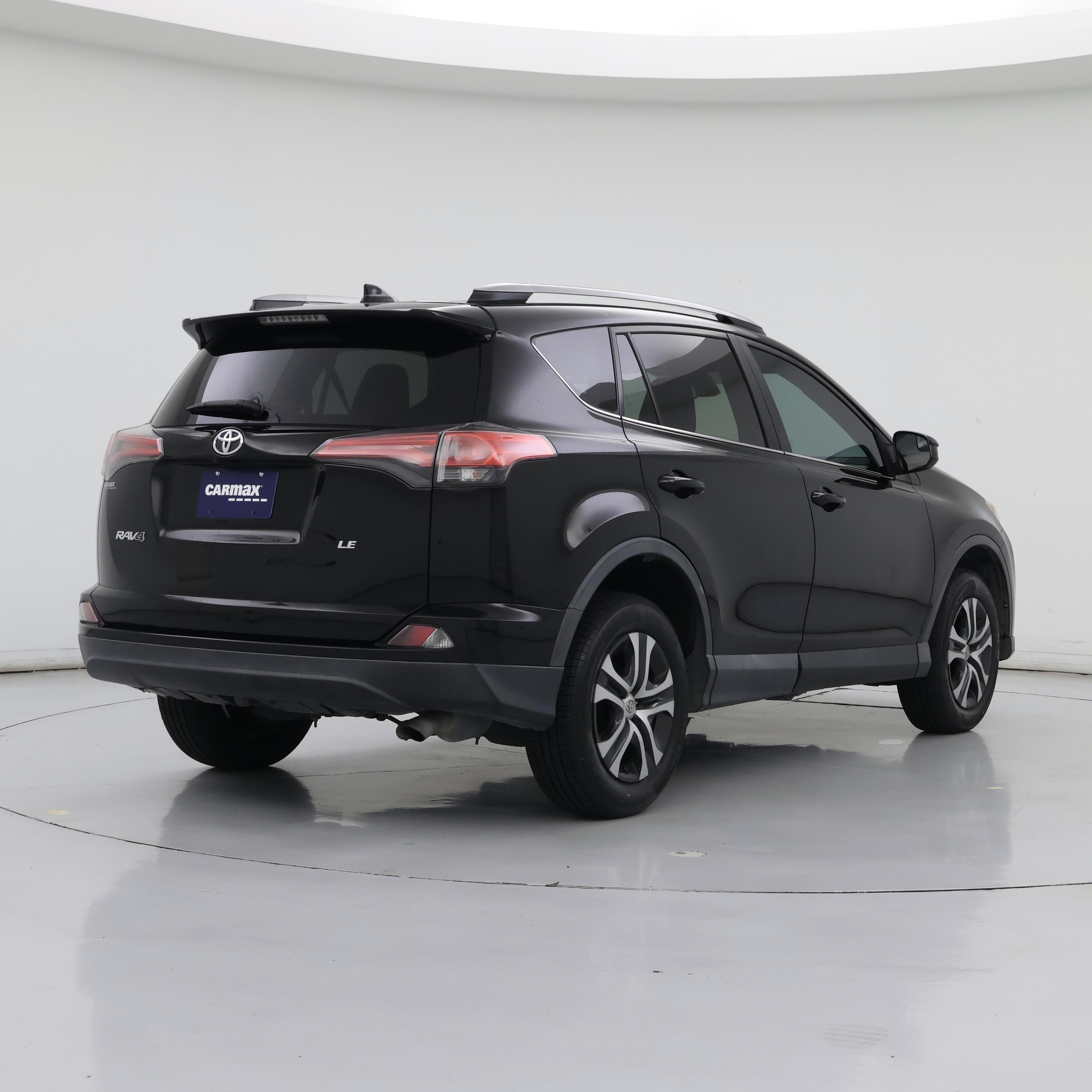 Thumbnail: 2017 Toyota RAV4 - 8