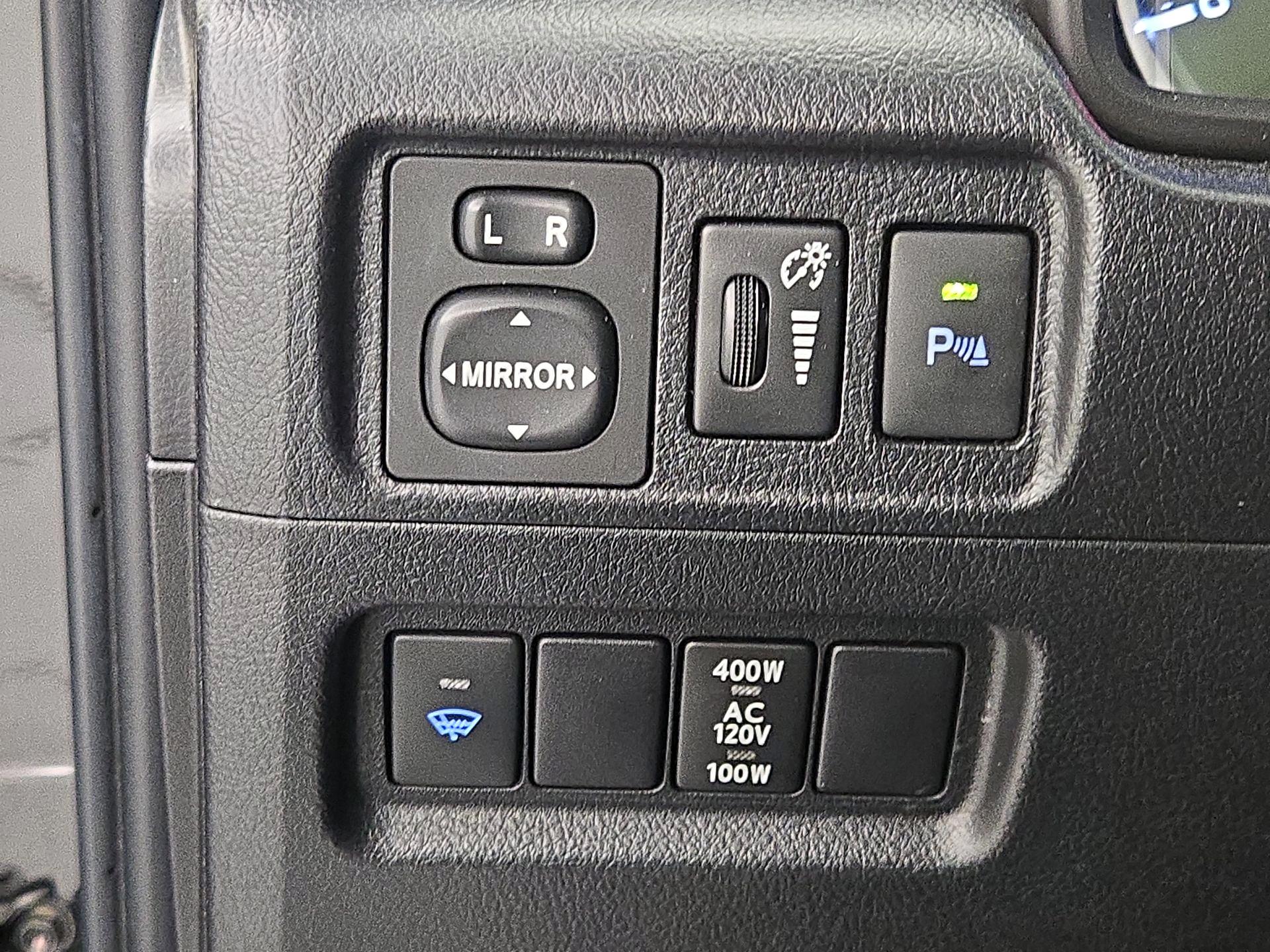 Thumbnail: 2017 Toyota 4Runner - 13