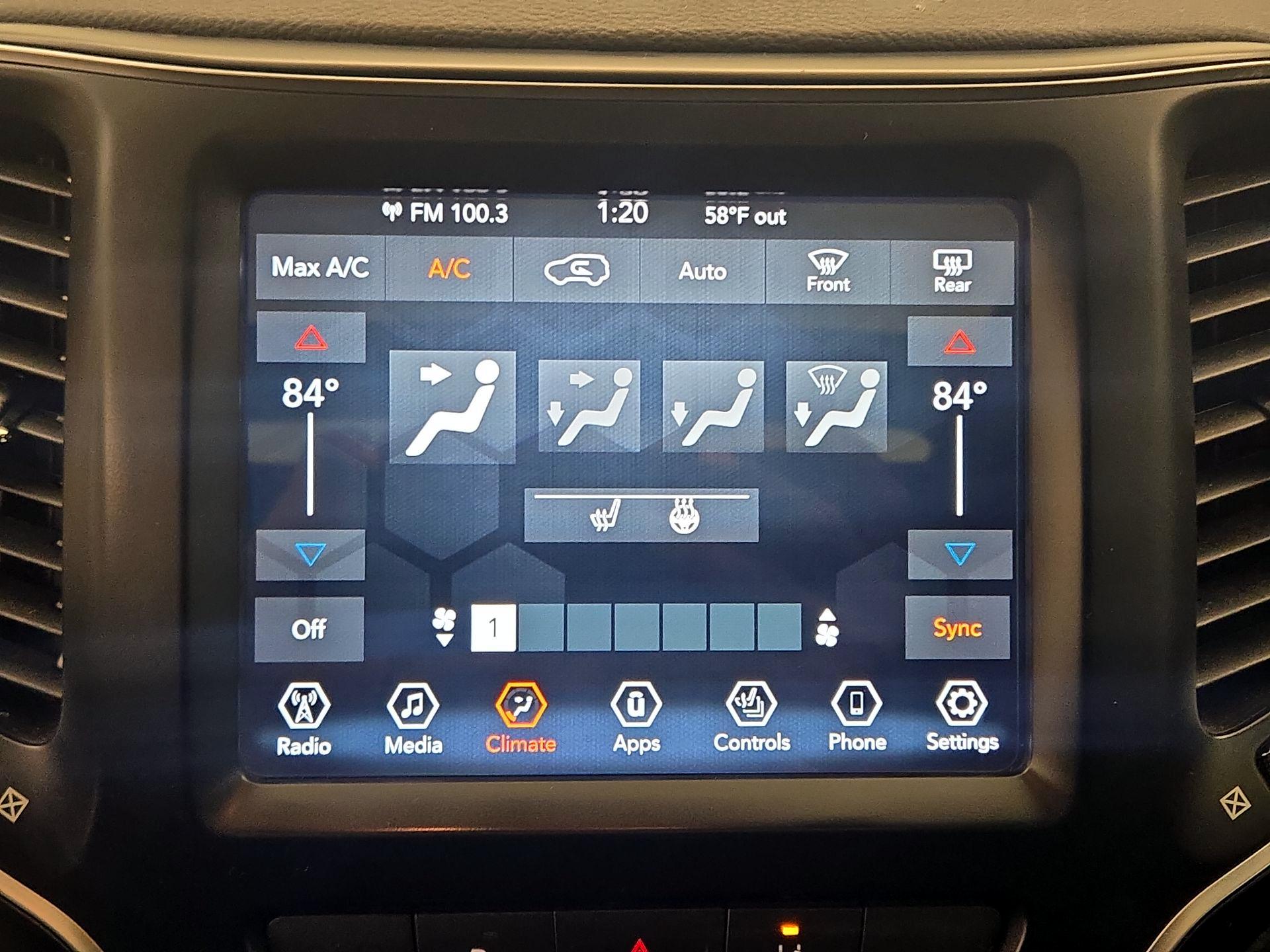 Thumbnail: 2021 Jeep Cherokee - 16