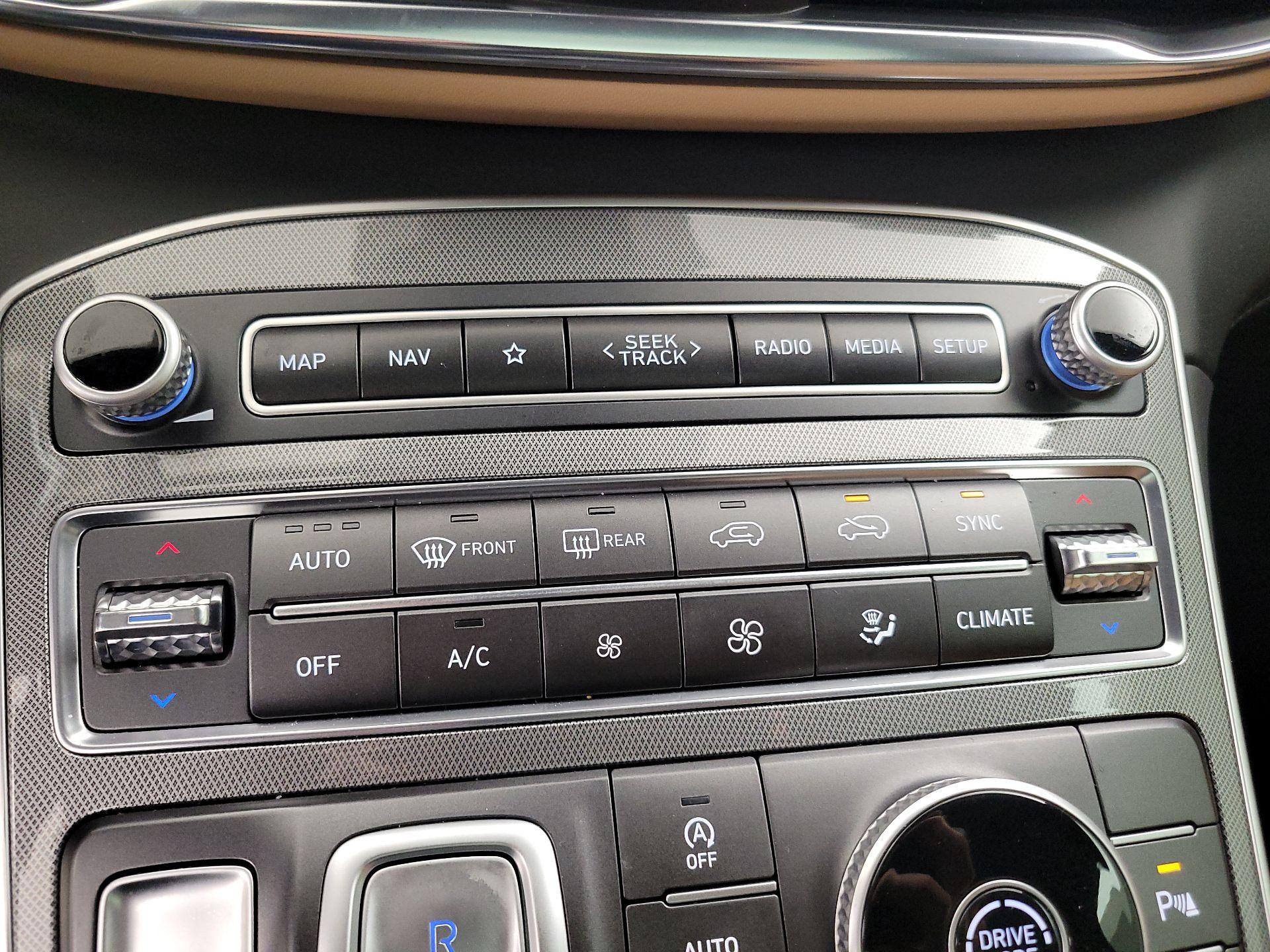 Thumbnail: 2023 Hyundai Santa Fe - 17