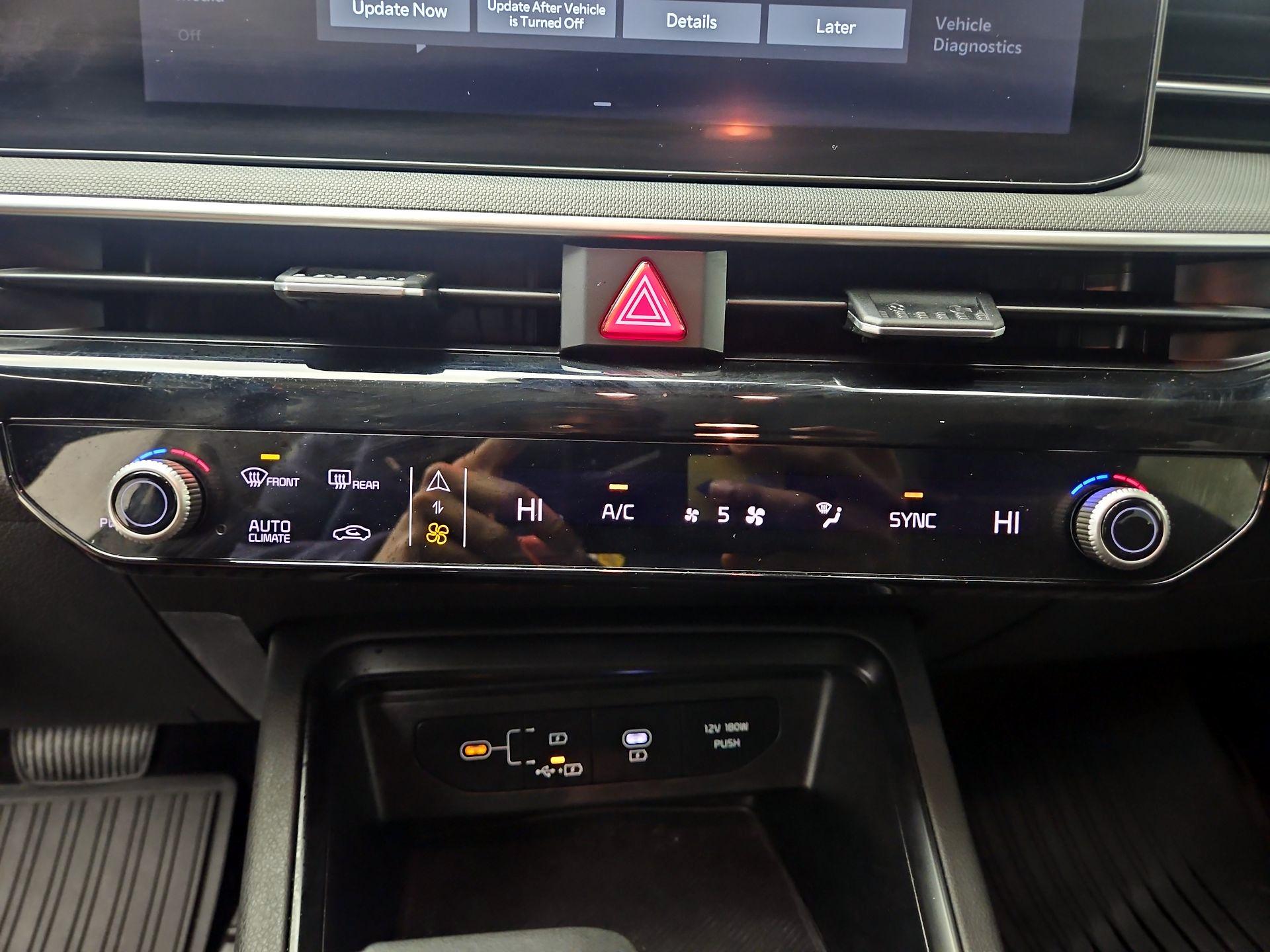 Thumbnail: 2025 Kia K5 - 16