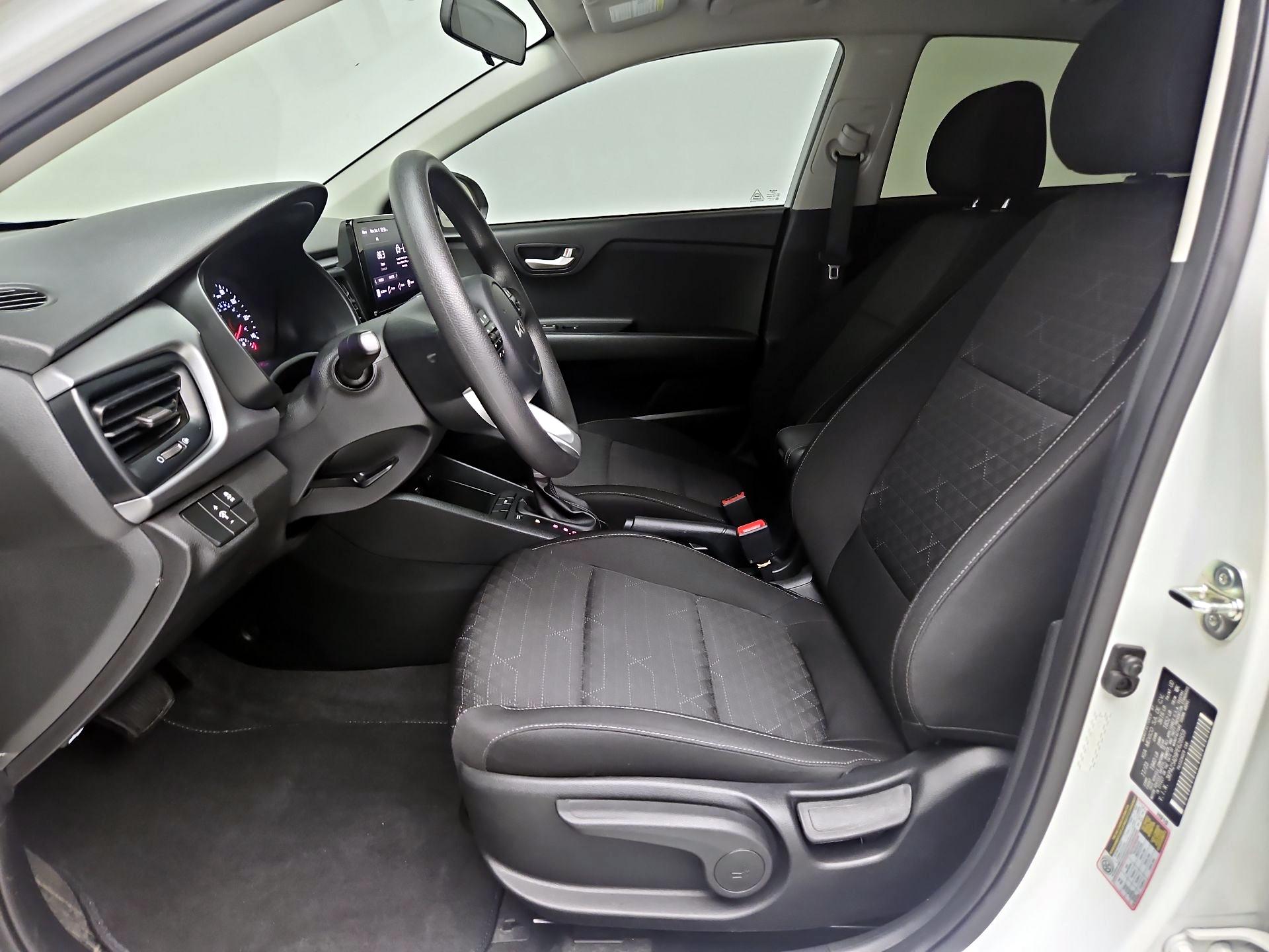 Thumbnail: 2023 Kia Rio - 11