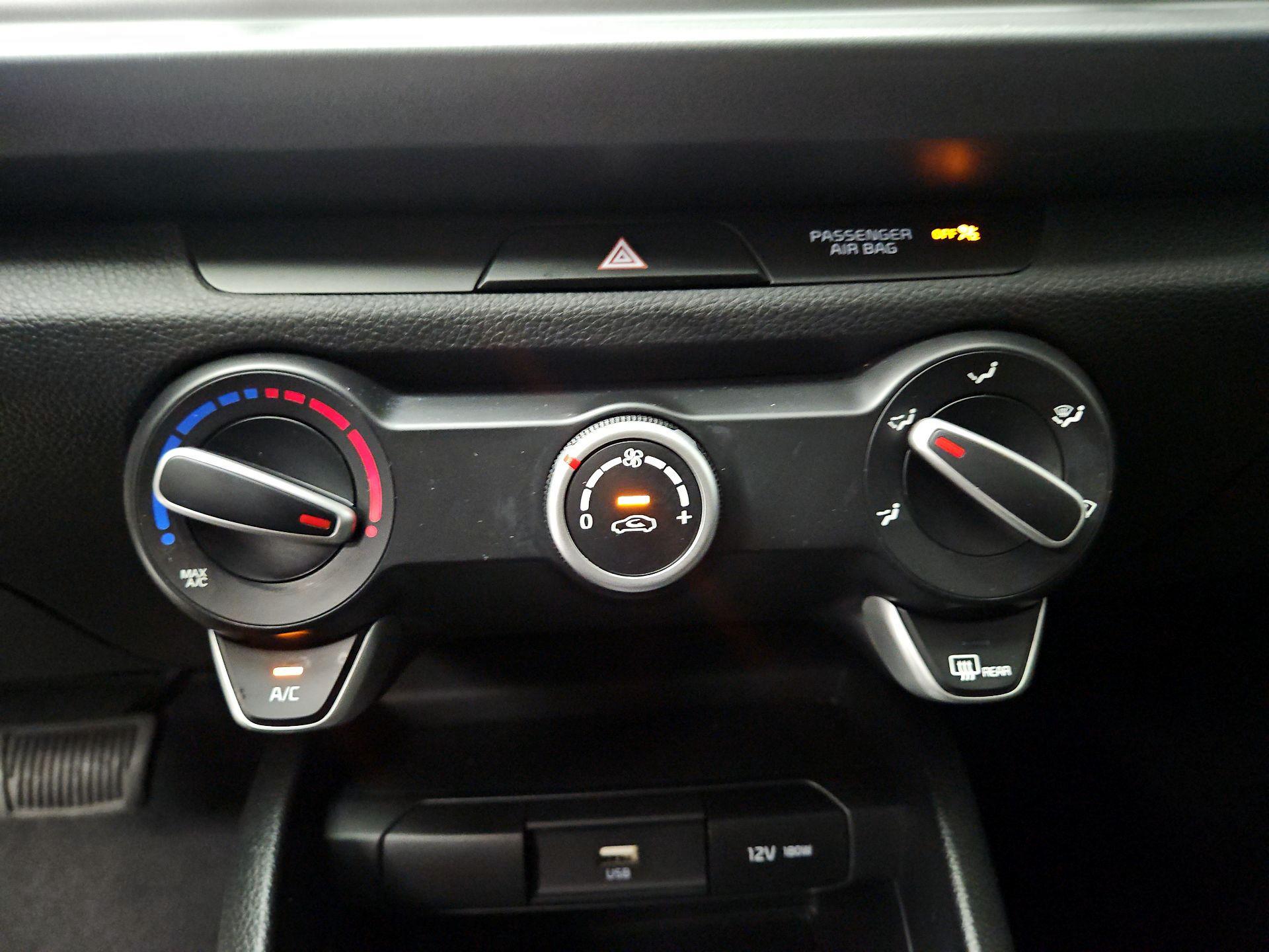 Thumbnail: 2023 Kia Rio - 16