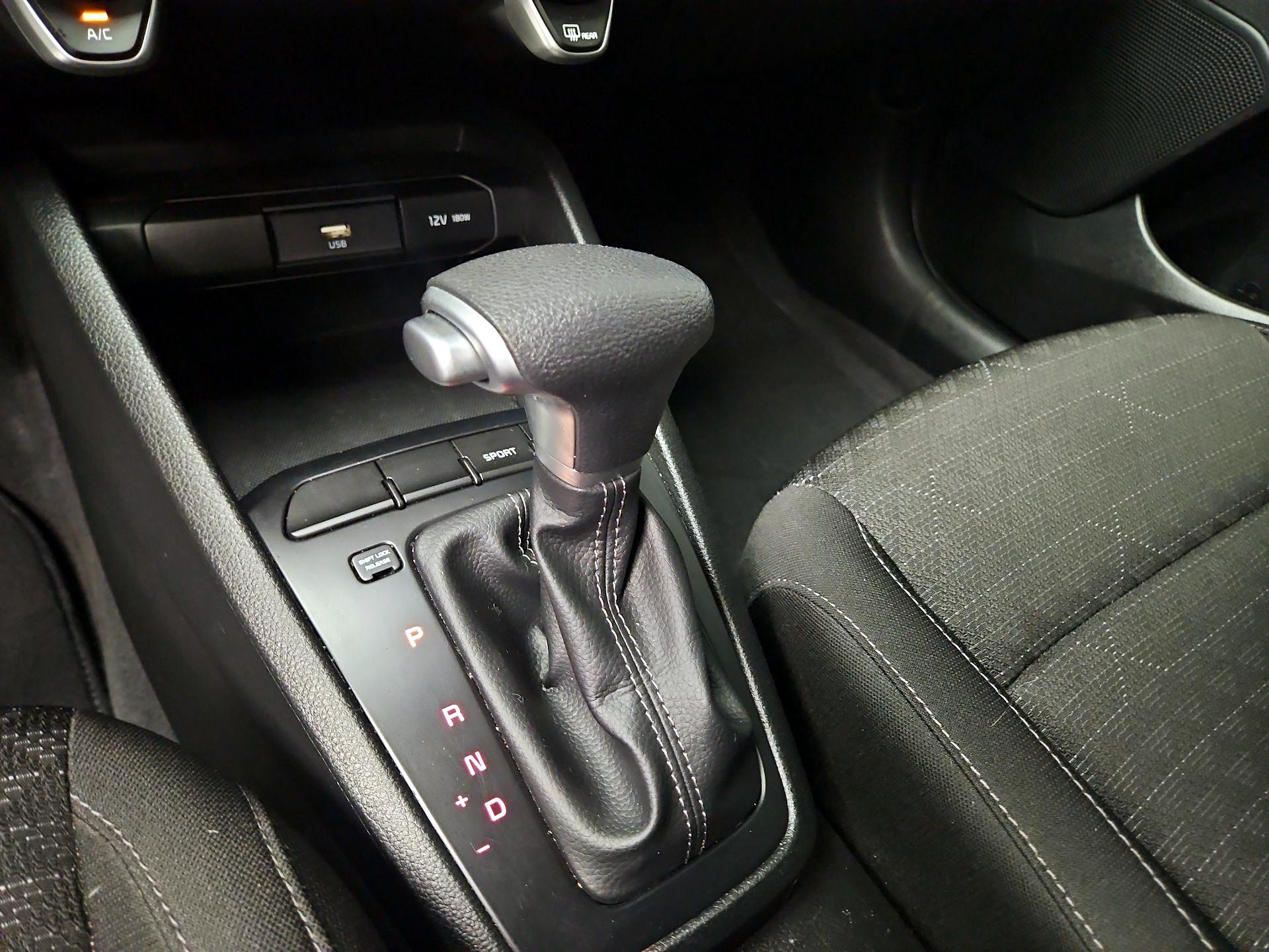 Thumbnail: 2023 Kia Rio - 17