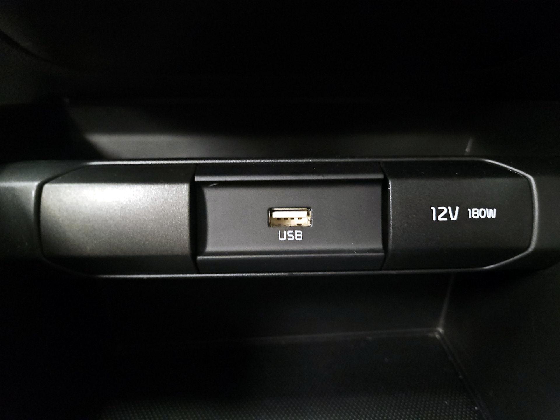 Thumbnail: 2023 Kia Rio - 18