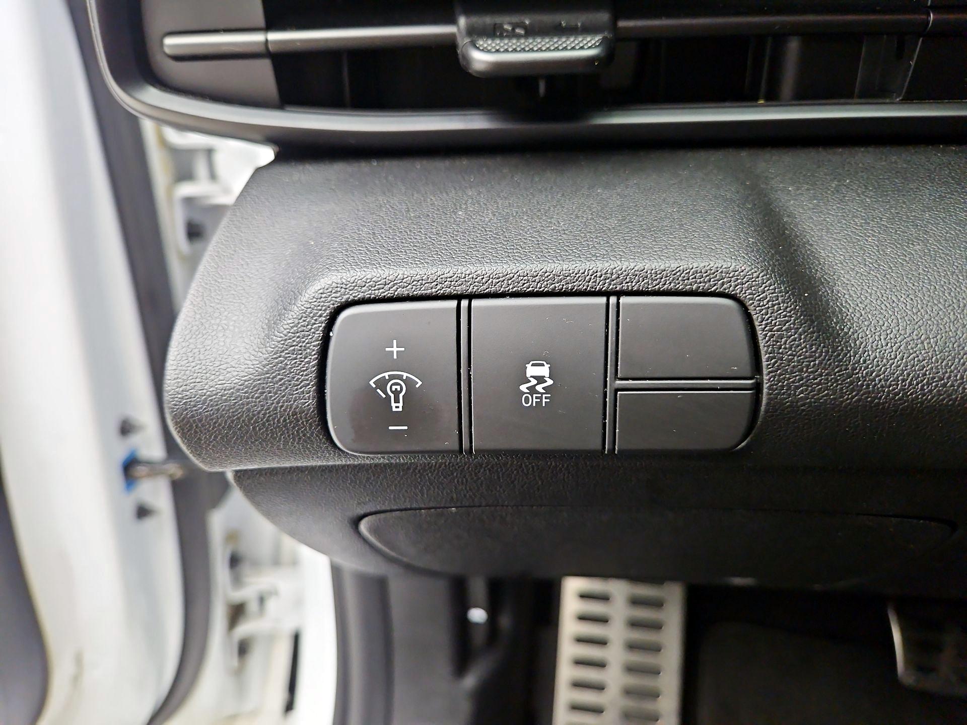 Thumbnail: 2025 Hyundai Elantra - 13