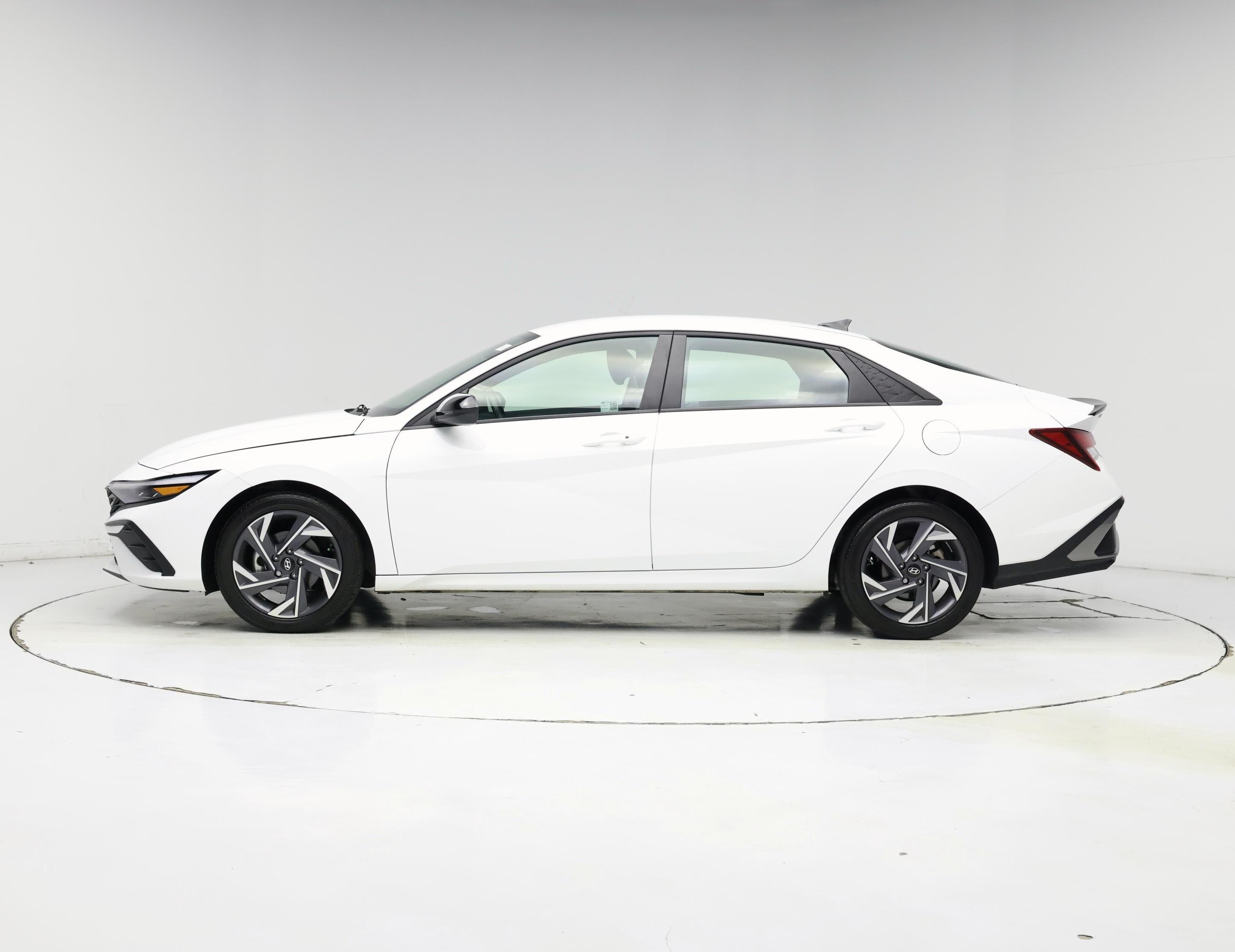 Thumbnail: 2025 Hyundai Elantra - 3