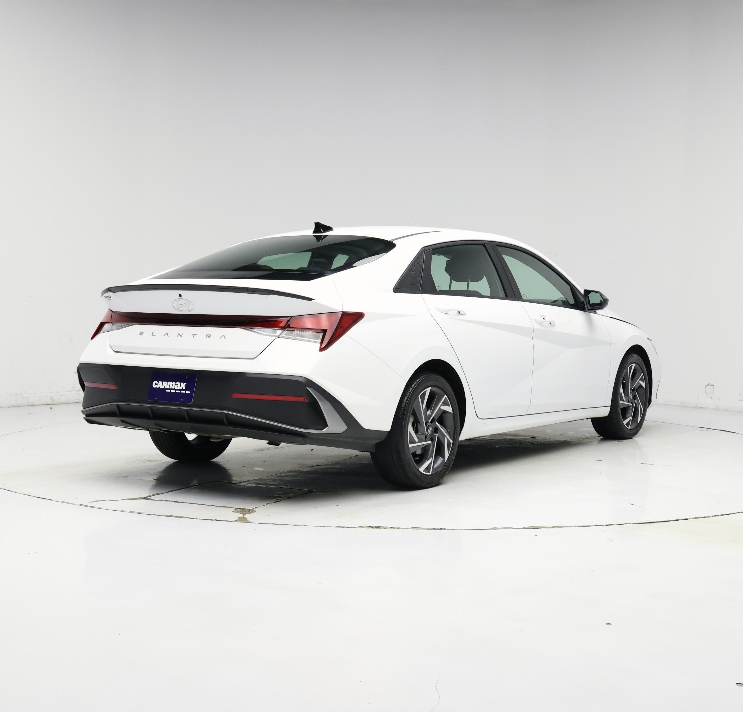 Thumbnail: 2025 Hyundai Elantra - 8