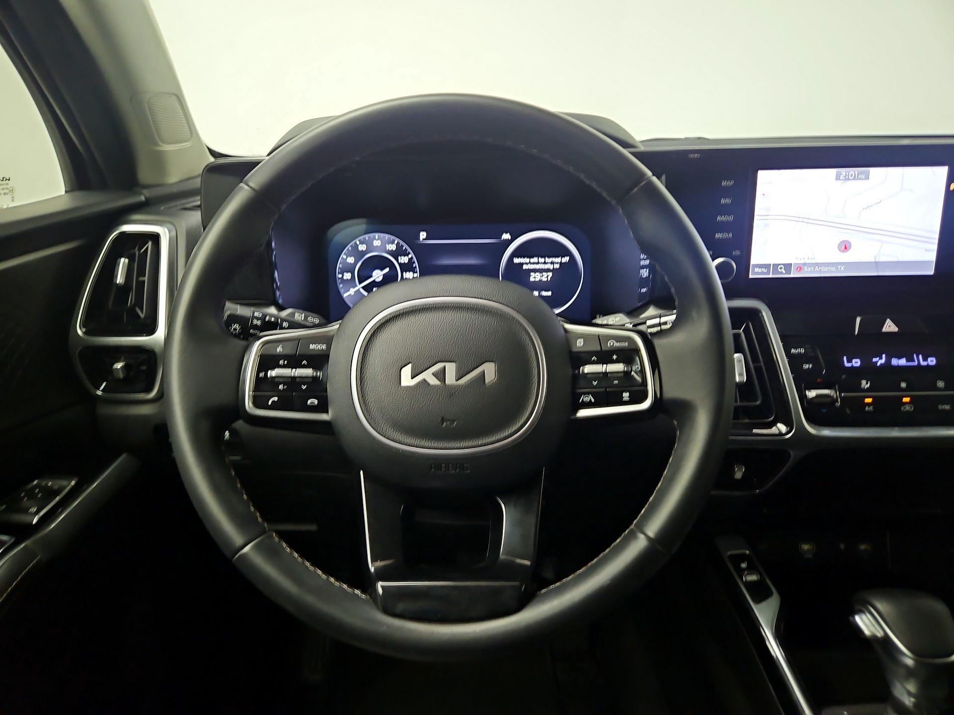 Thumbnail: 2023 Kia Sorento - 10