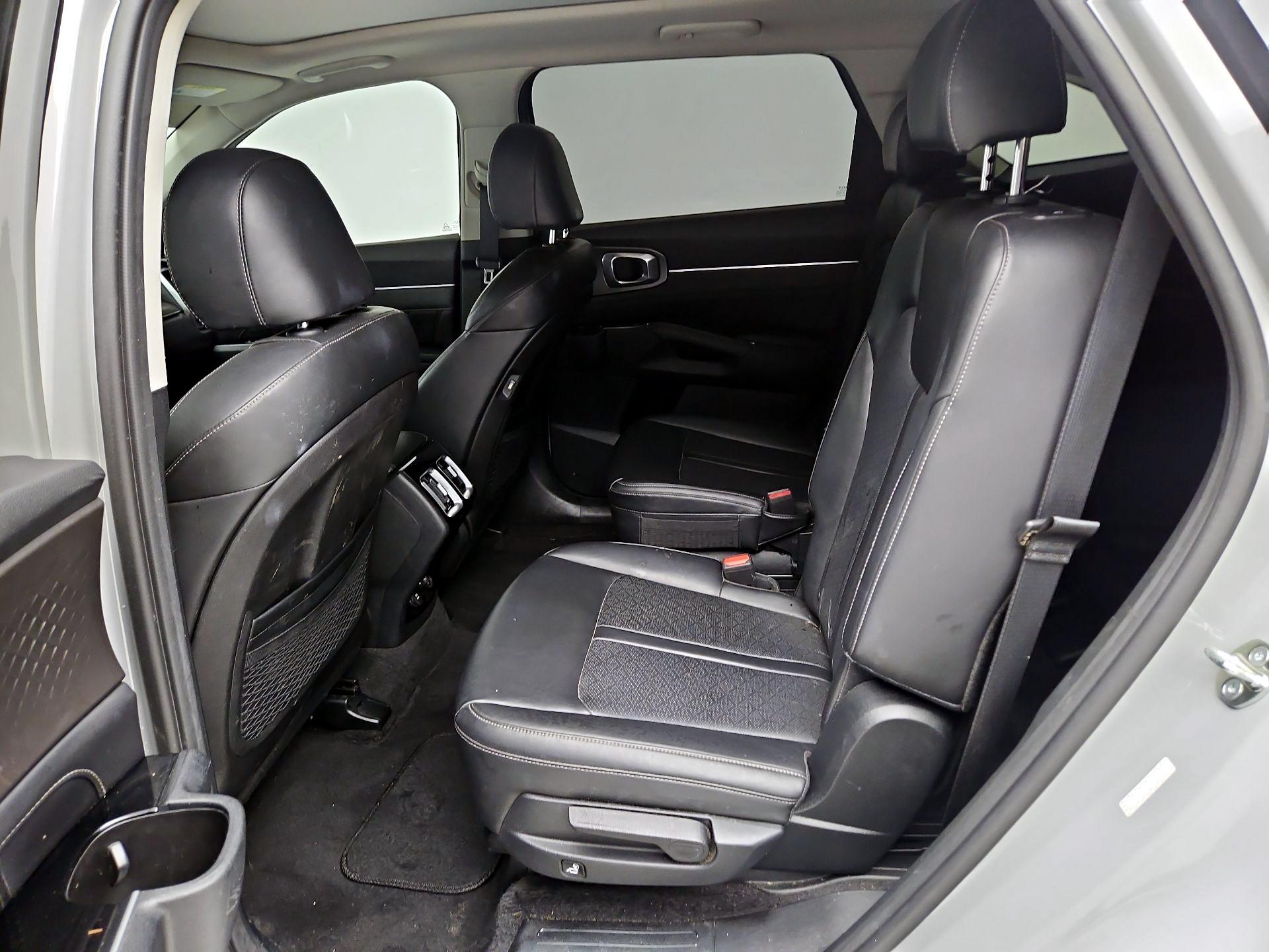 Thumbnail: 2023 Kia Sorento - 20