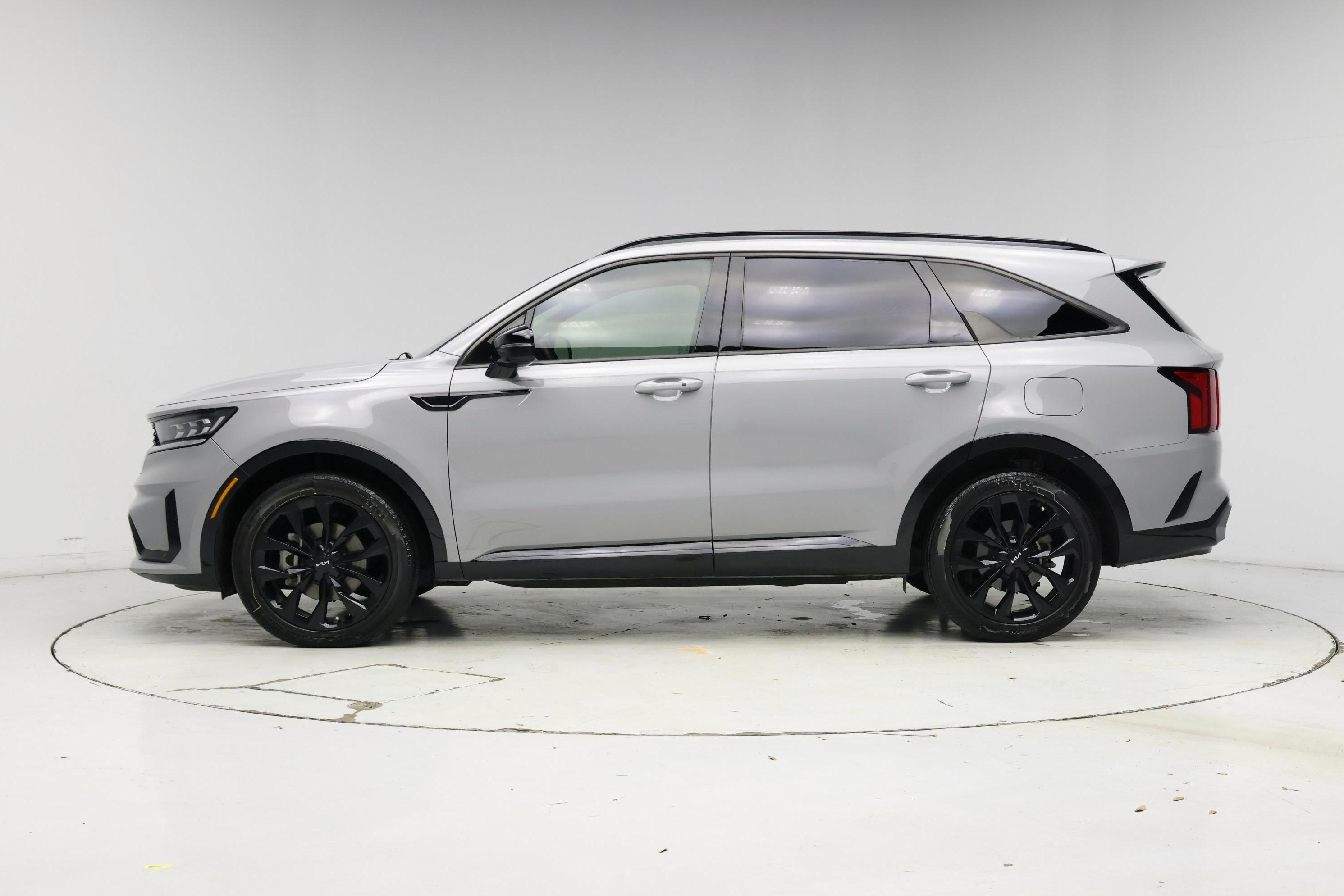 Thumbnail: 2023 Kia Sorento - 3