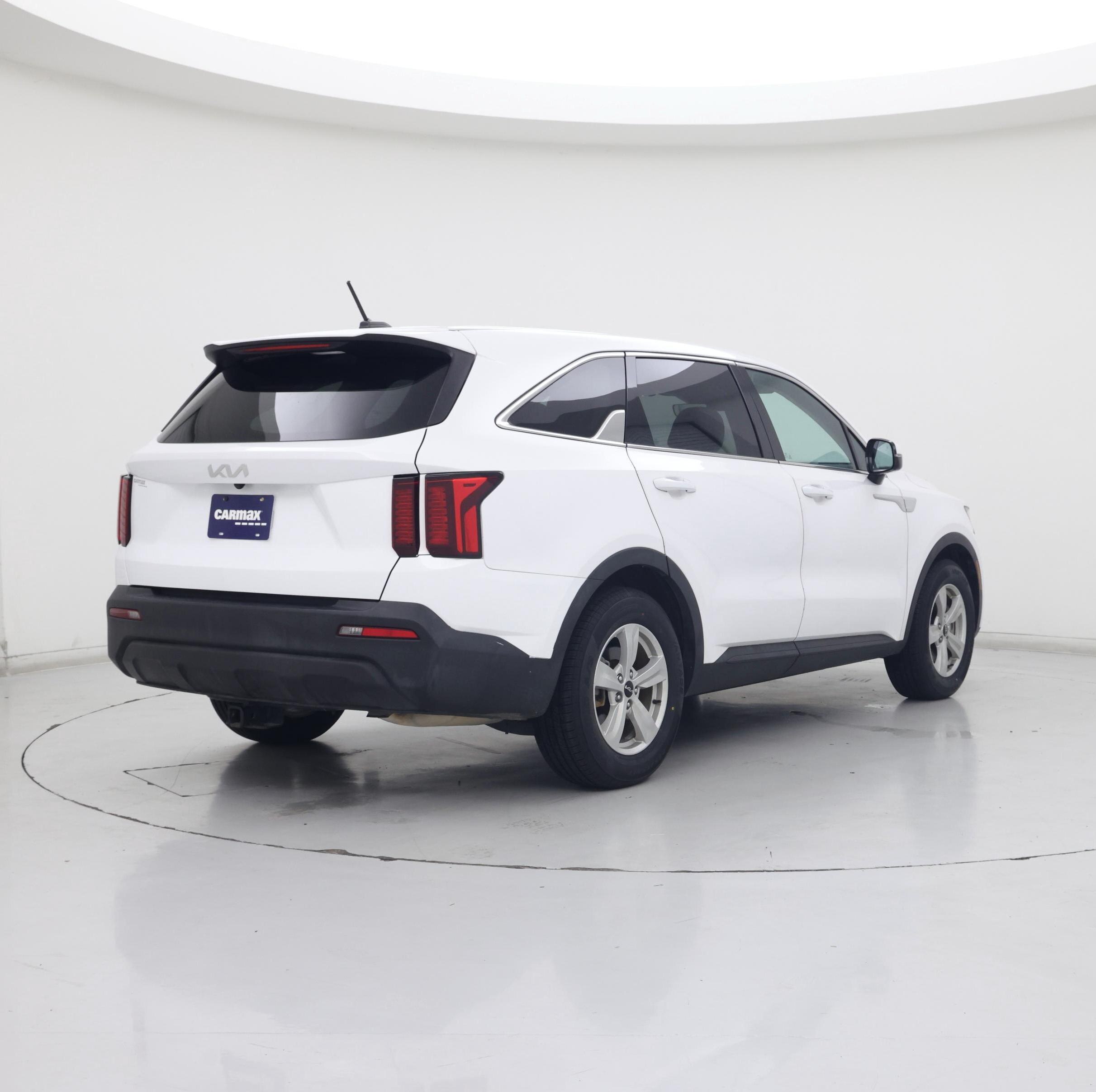 Thumbnail: 2023 Kia Sorento - 8