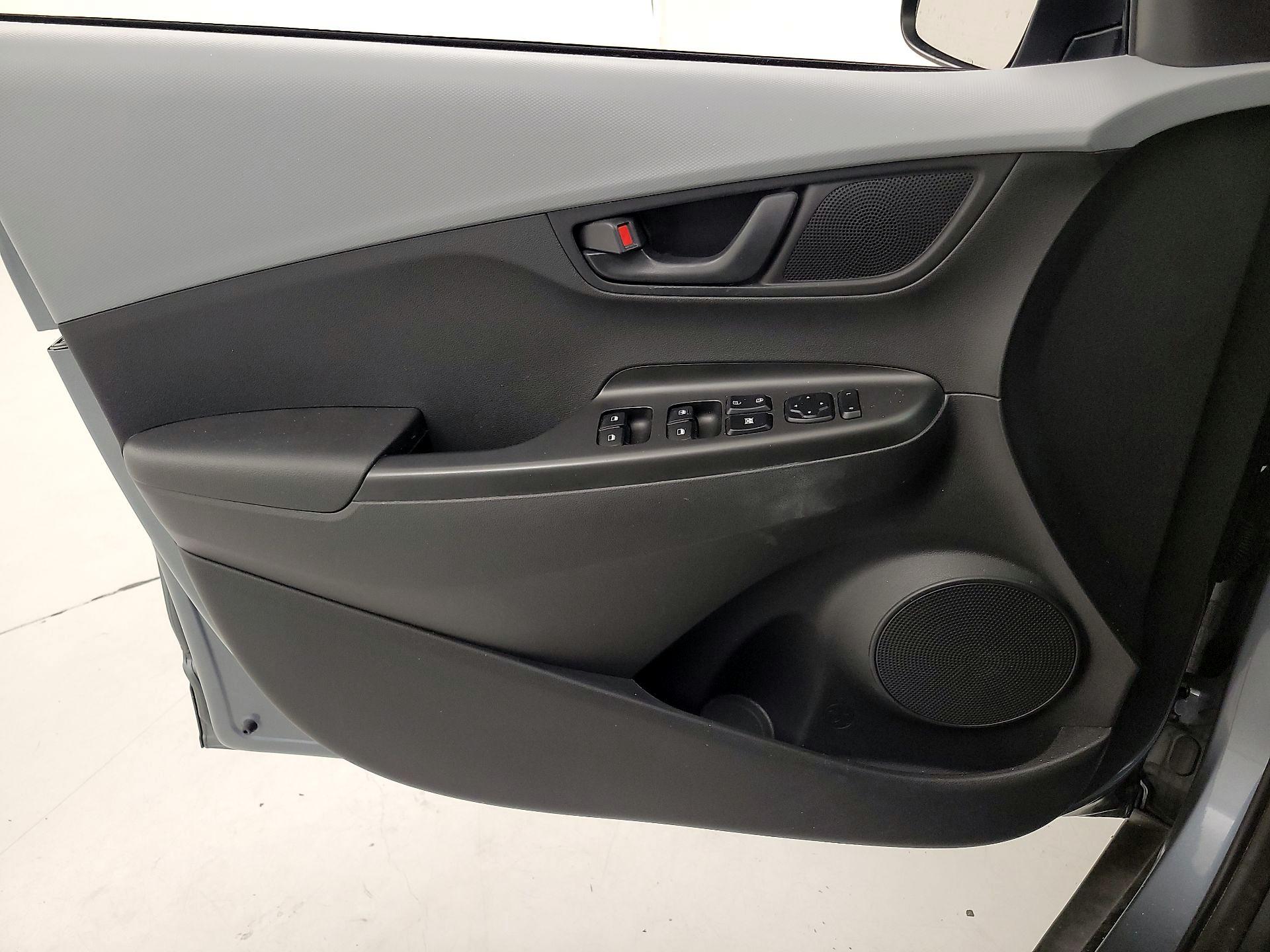 Thumbnail: 2020 Hyundai Kona - 12