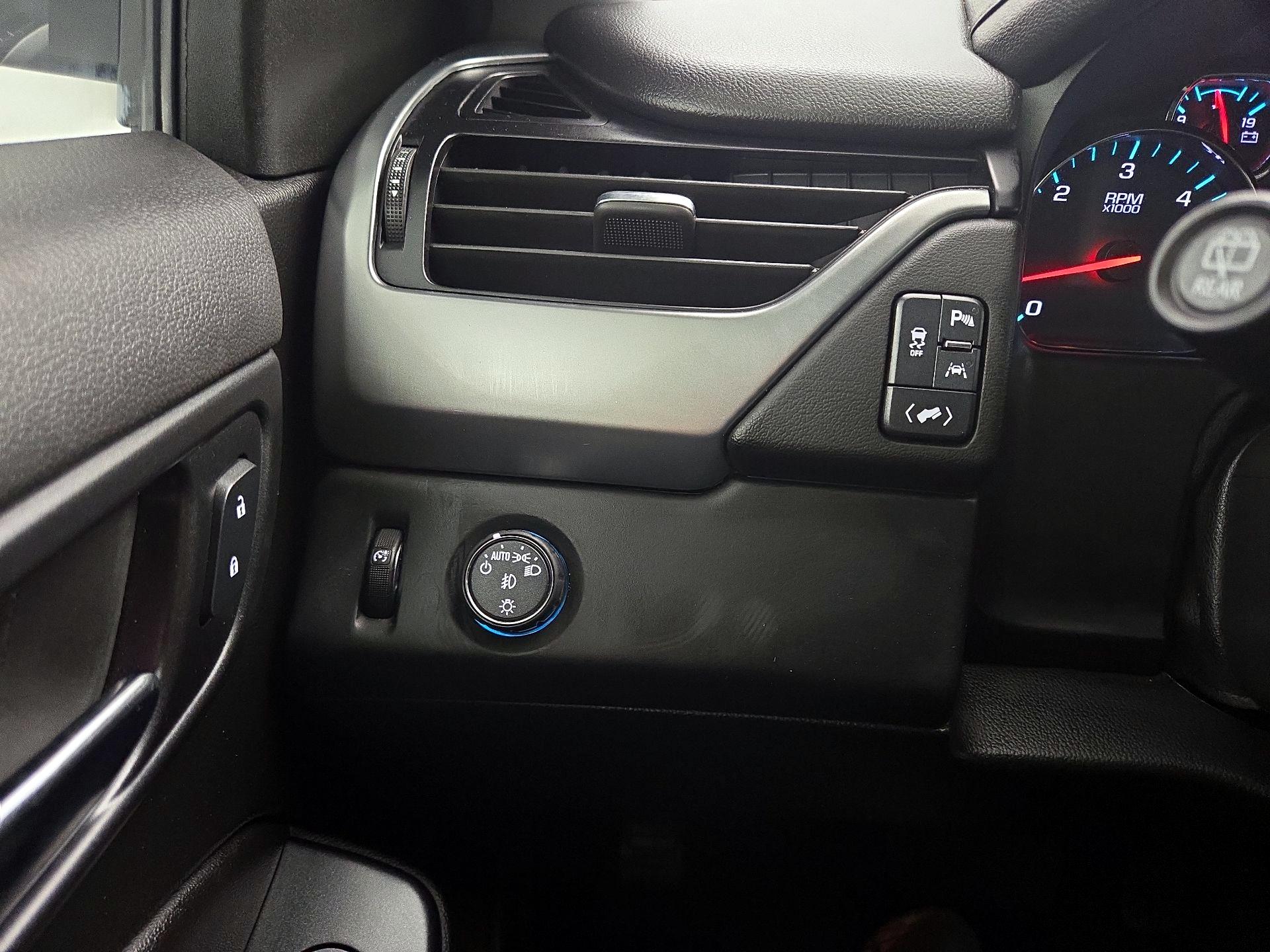 Thumbnail: 2020 Chevrolet Tahoe - 13