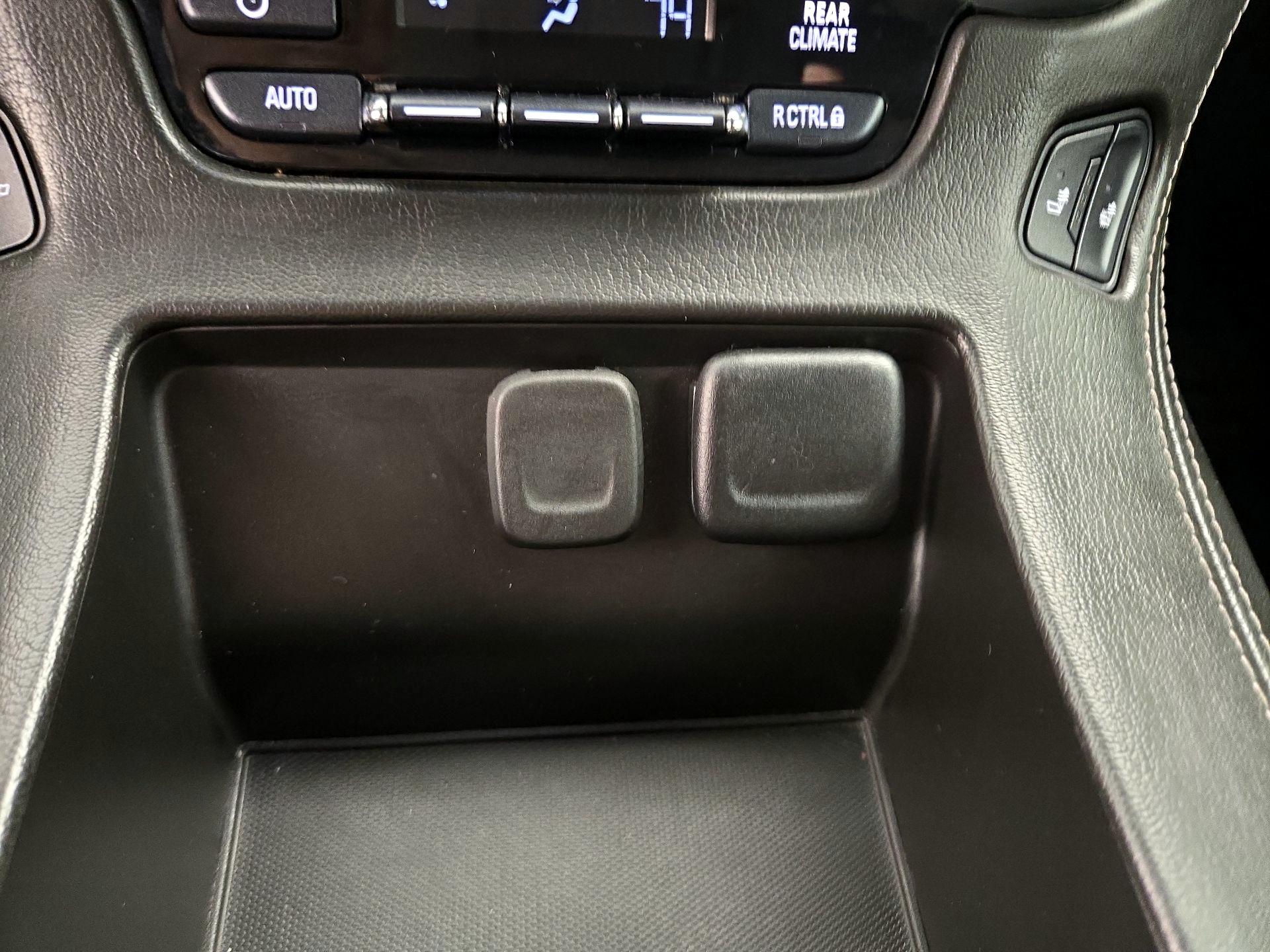 Thumbnail: 2020 Chevrolet Tahoe - 18