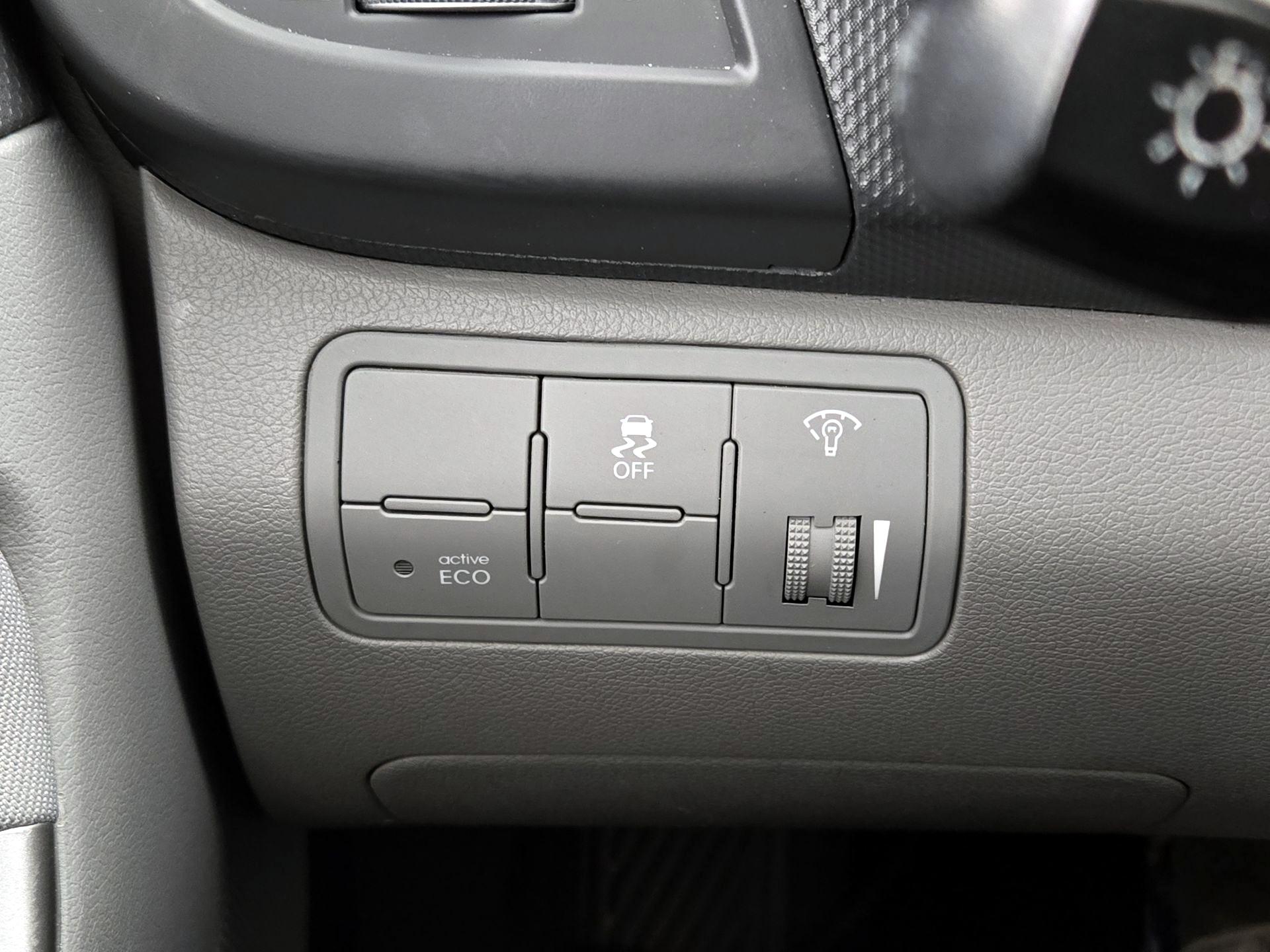 Thumbnail: 2017 Hyundai Accent - 13