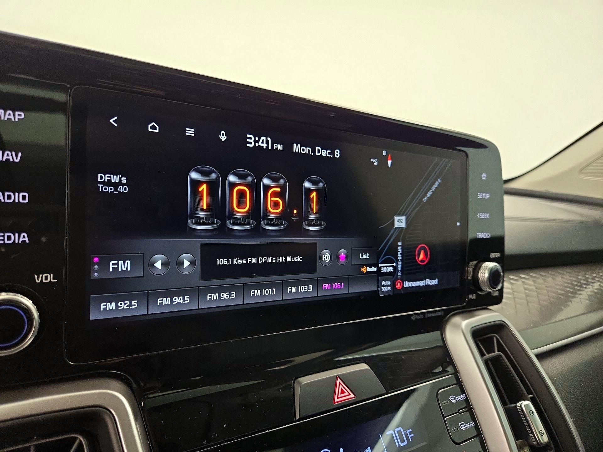 Thumbnail: 2022 Kia Sorento - 16