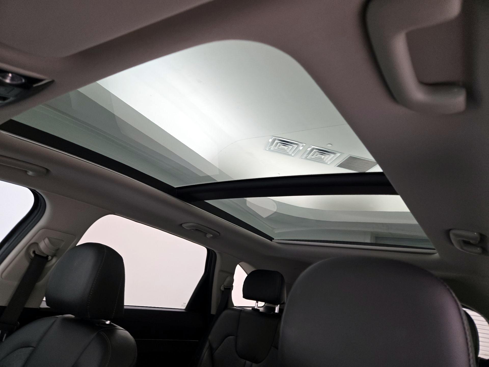 Thumbnail: 2022 Kia Sorento - 20