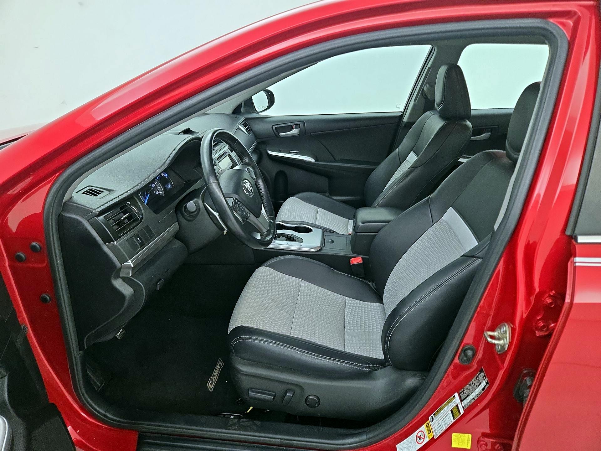 Thumbnail: 2014 Toyota Camry - 11