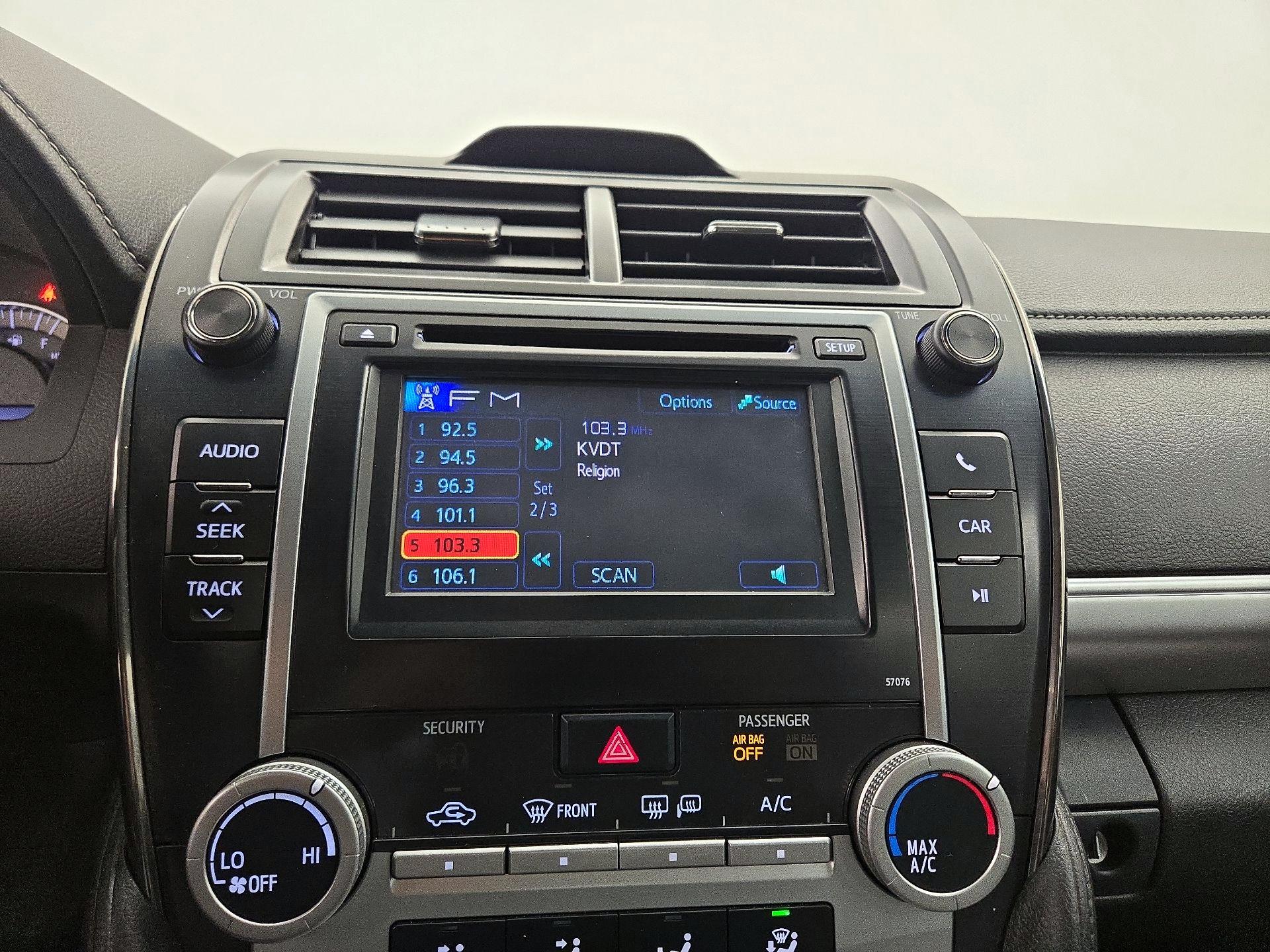 Thumbnail: 2014 Toyota Camry - 13