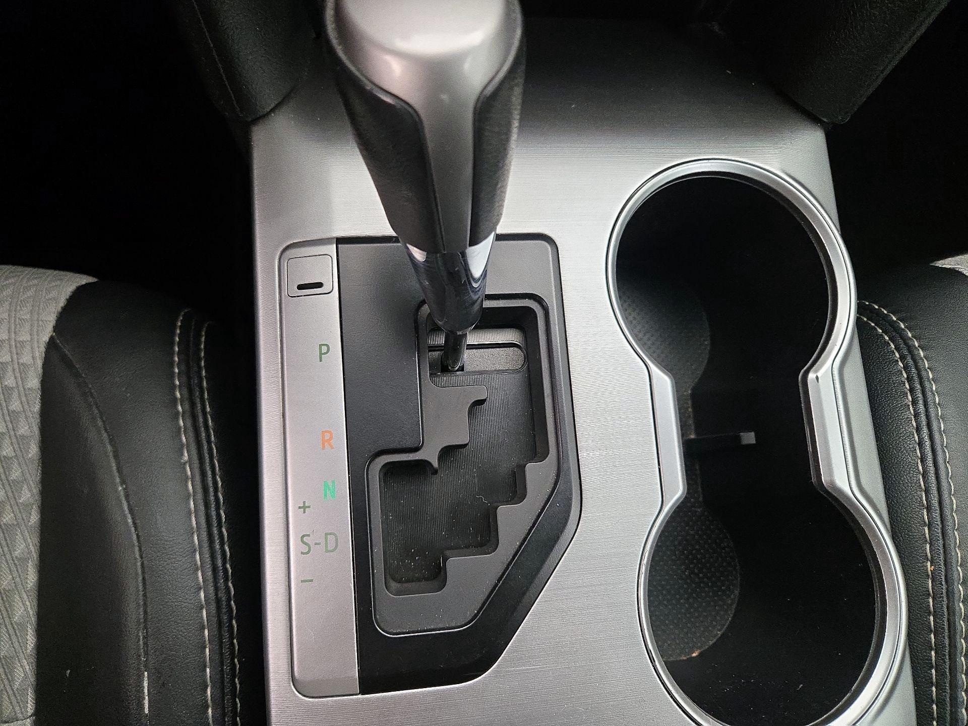 Thumbnail: 2014 Toyota Camry - 15