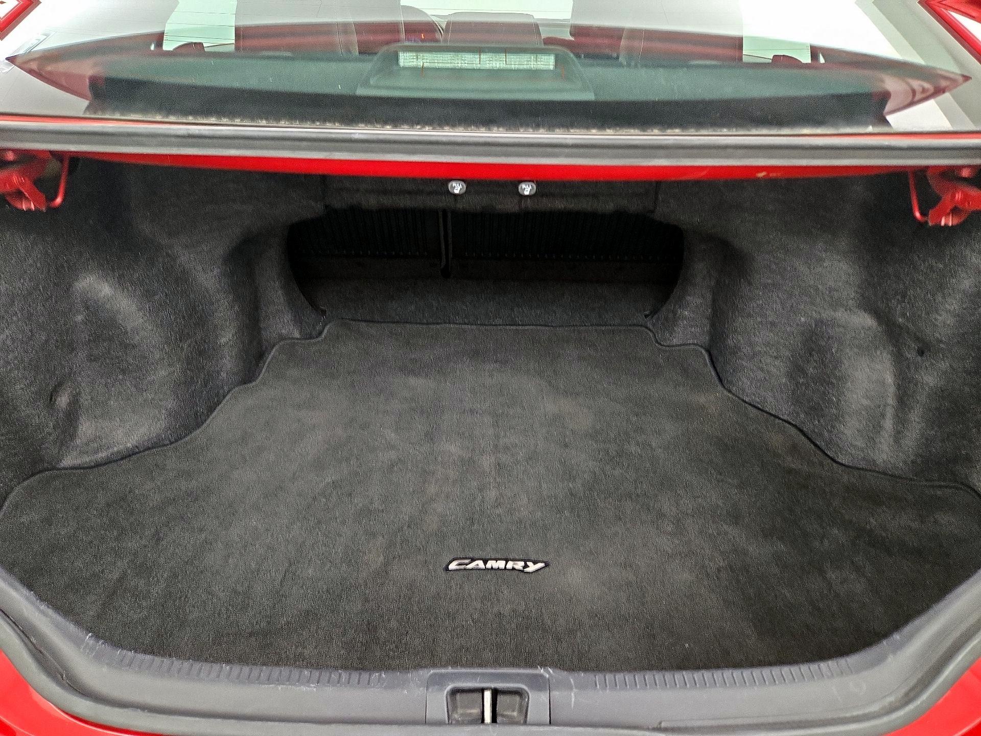 Thumbnail: 2014 Toyota Camry - 18