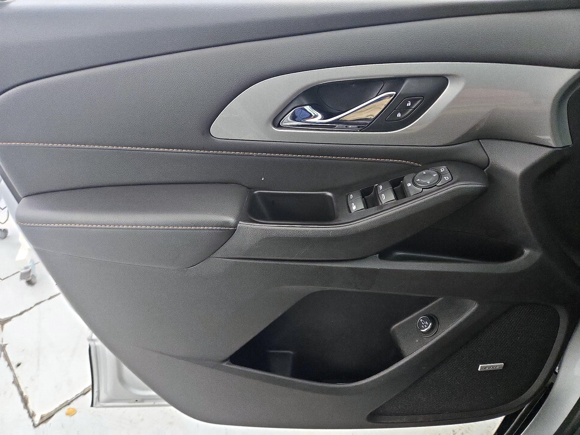 Thumbnail: 2020 Chevrolet Traverse - 12