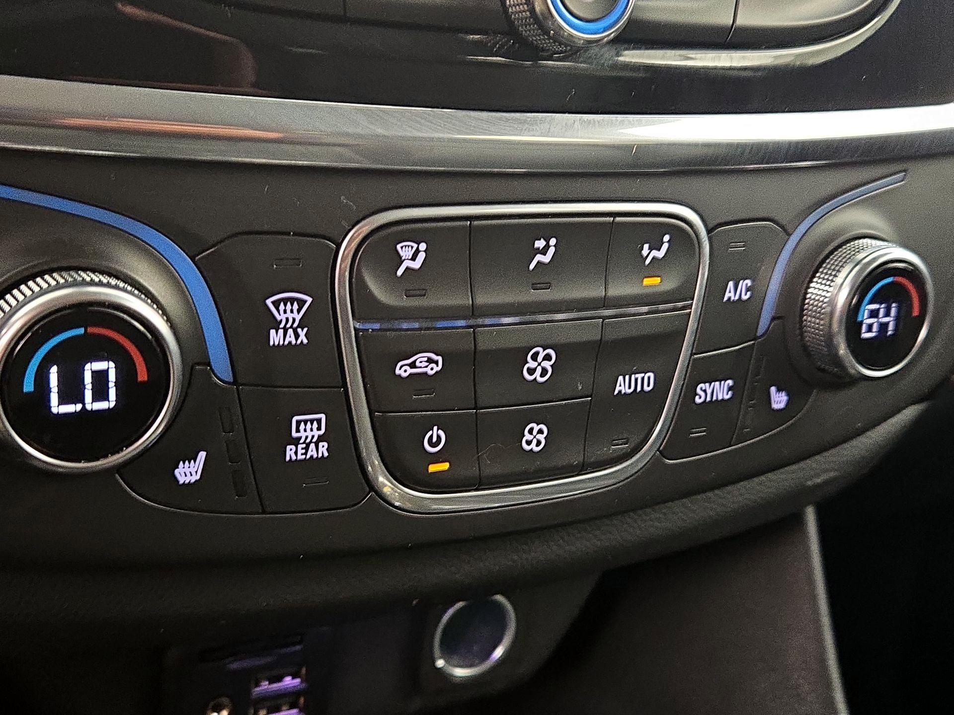 Thumbnail: 2020 Chevrolet Traverse - 16