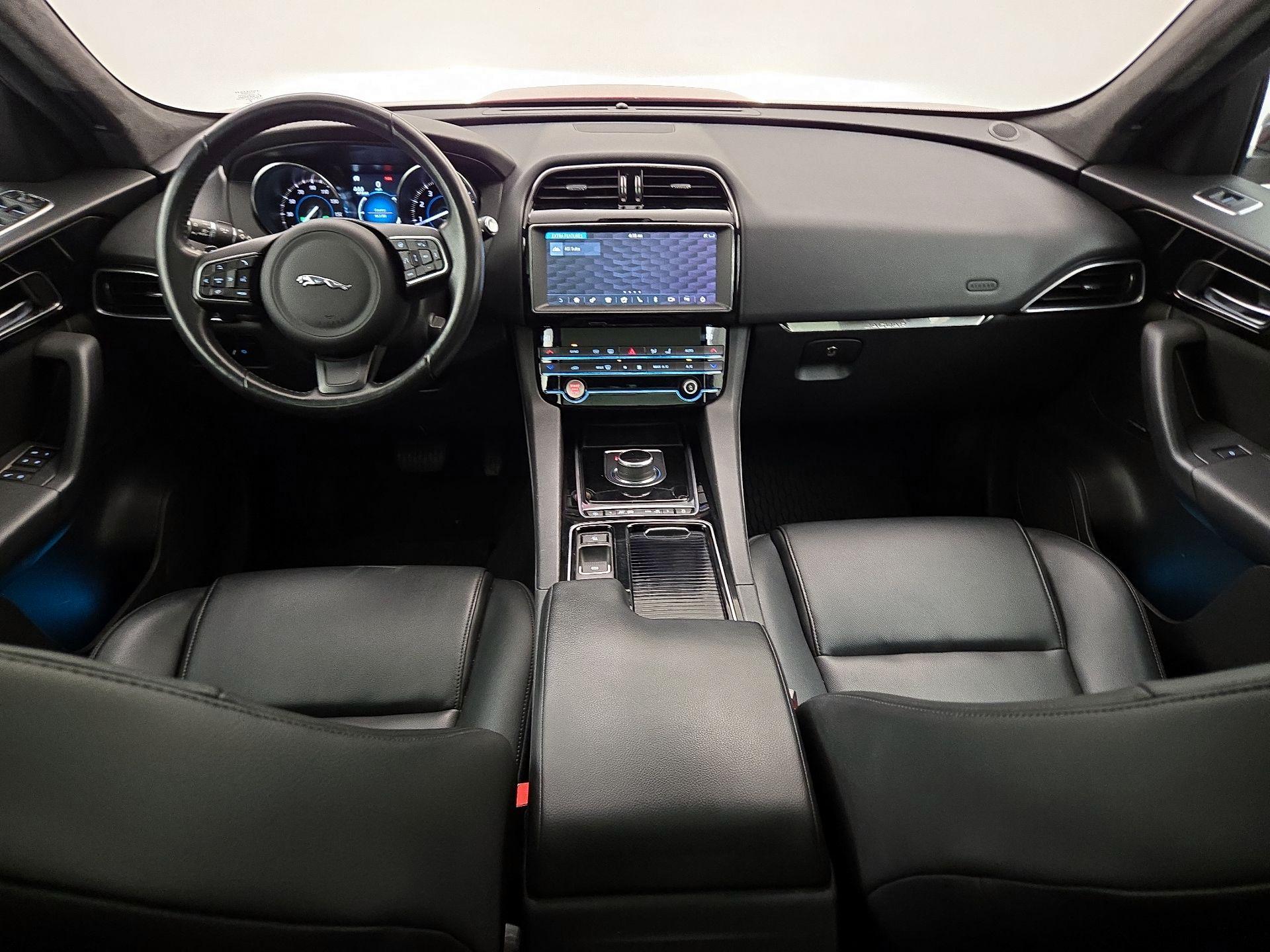 Thumbnail: 2020 Jaguar F-Pace - 9