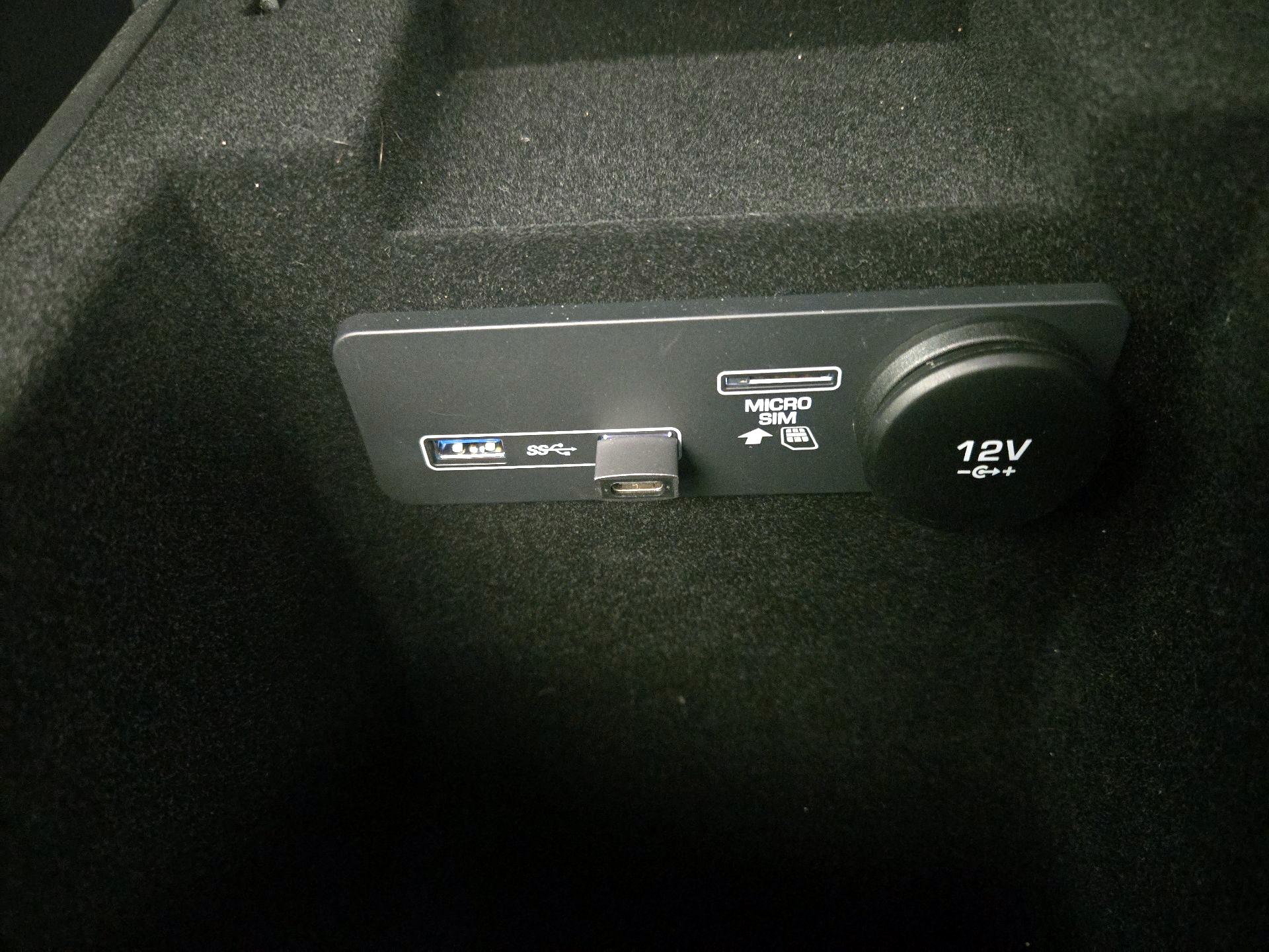 Thumbnail: 2020 Jaguar F-Pace - 16