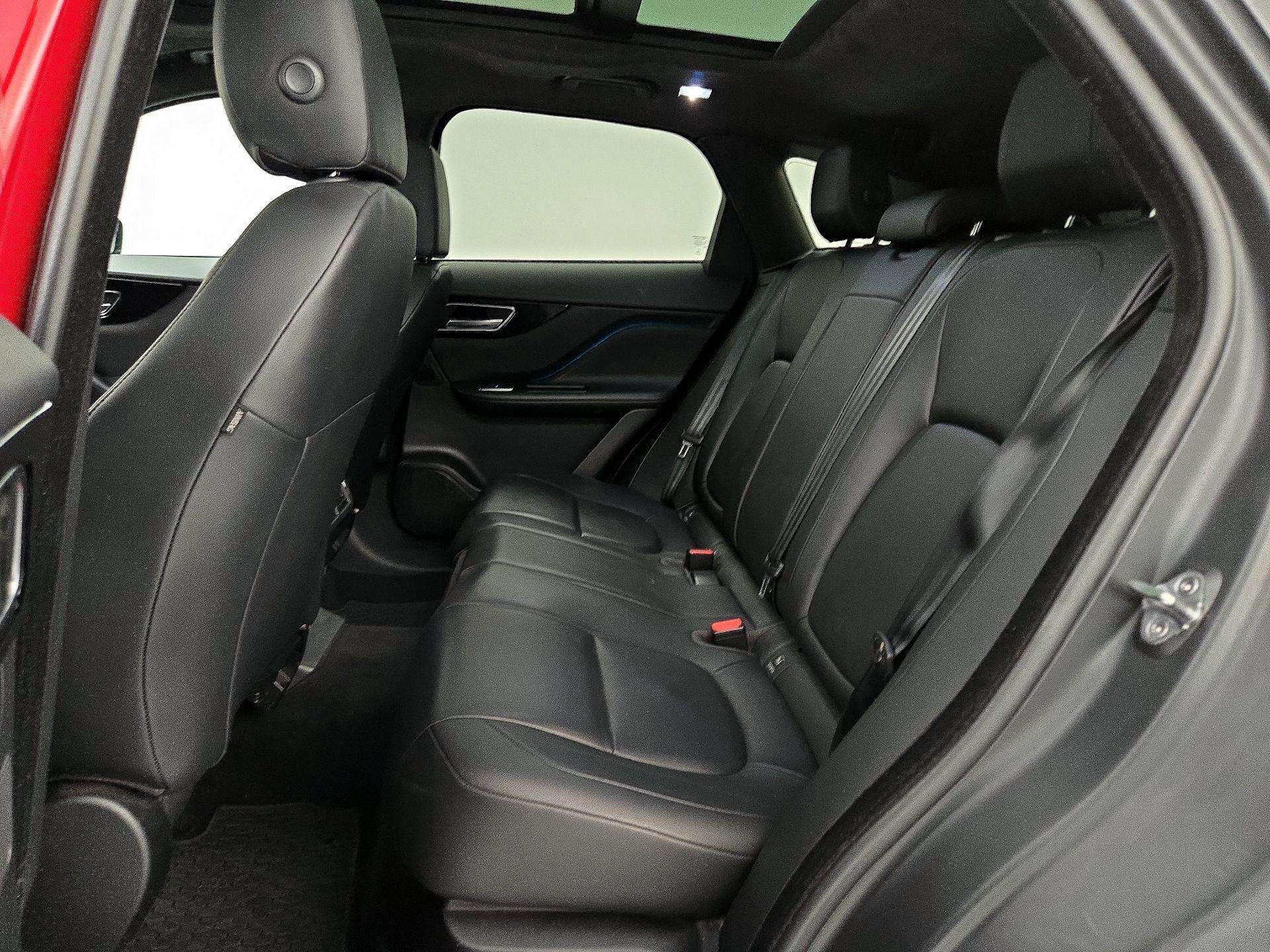 Thumbnail: 2020 Jaguar F-Pace - 19